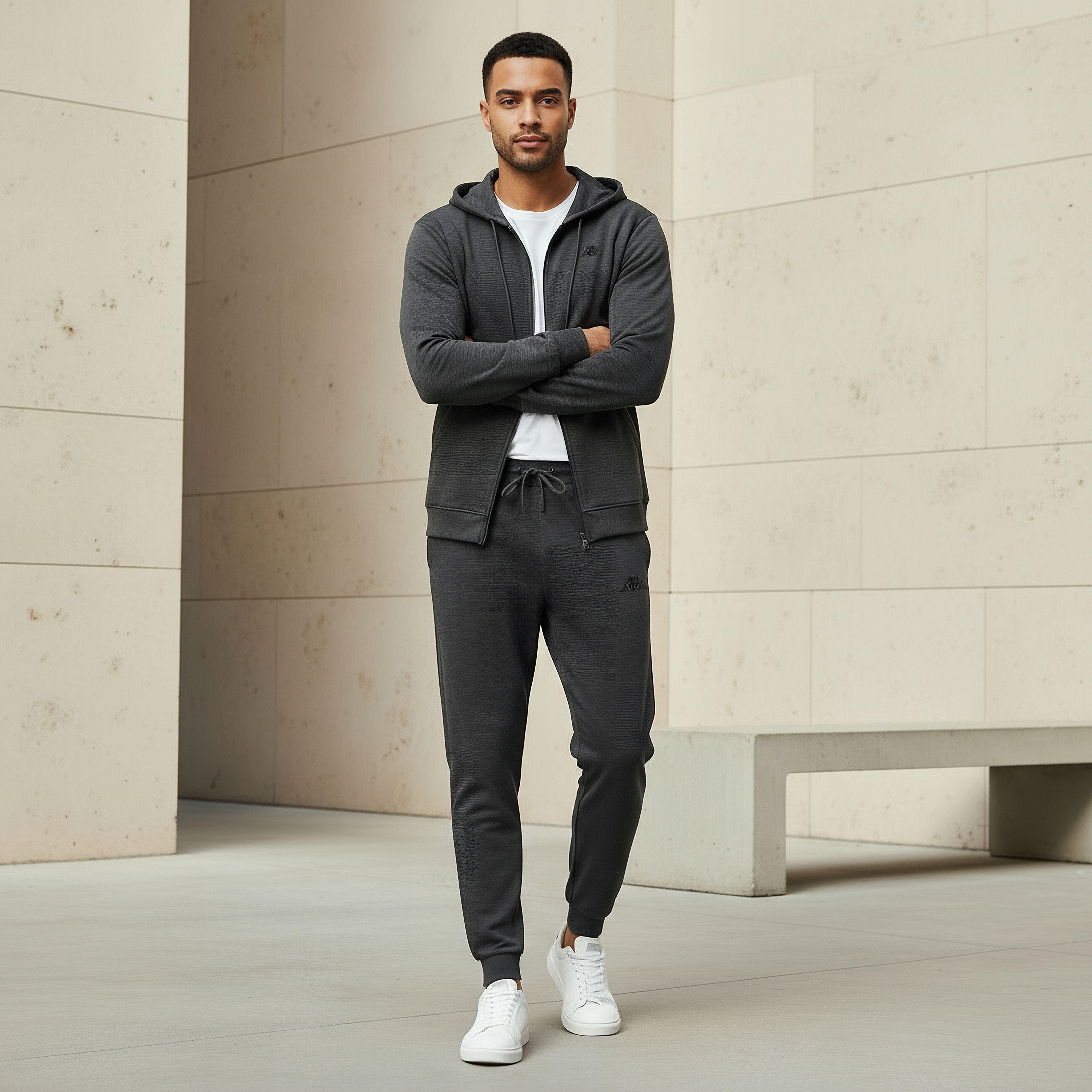 بنطلون جوغر رجالي برباط خصر من كابا-men-clothing-sportswearandactivewear-bottoms-joggers-image-4