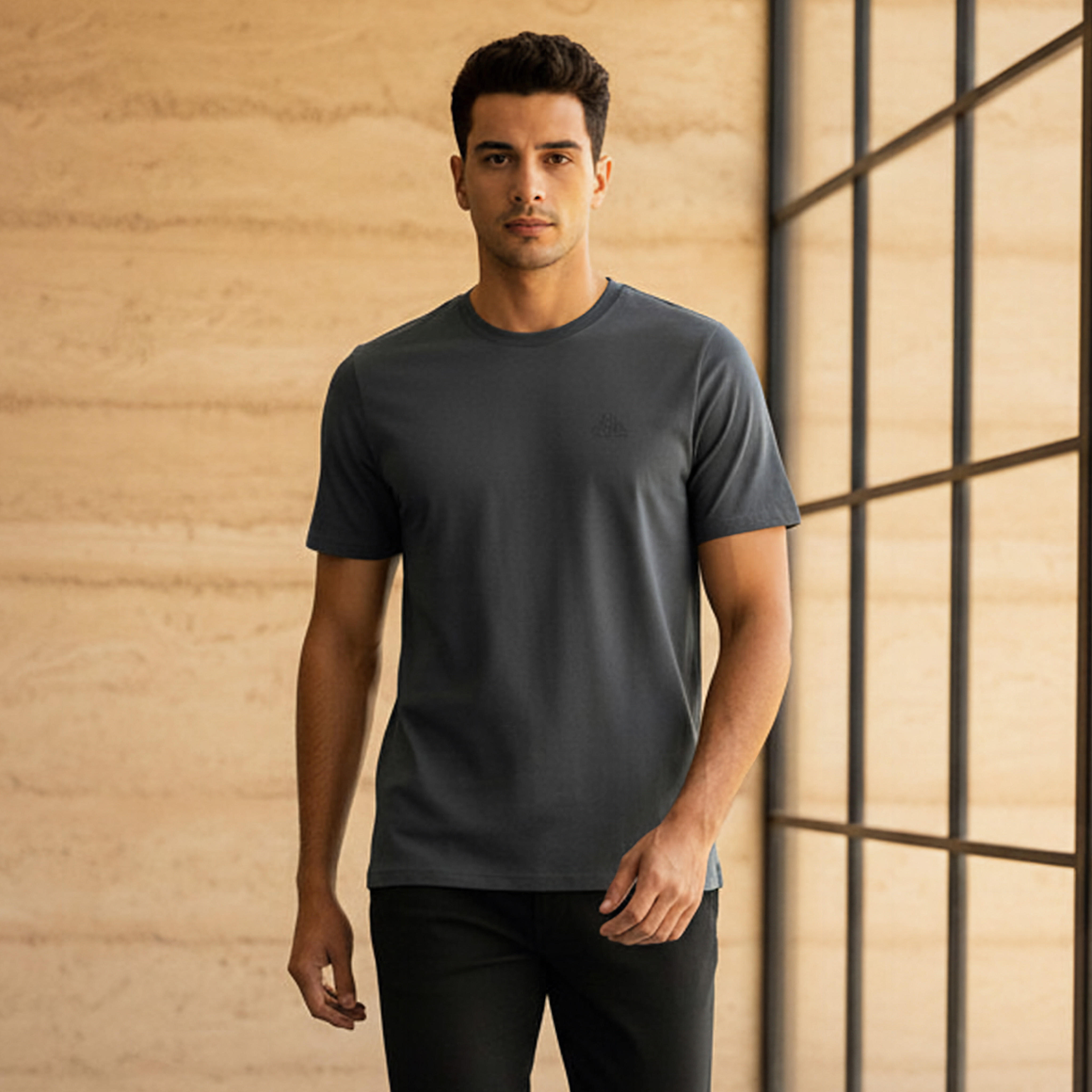 تيشيرت رجالي بطبعات شعار من كابا-men-clothing-sportswearandactivewear-tshirtsandpolos-image-1