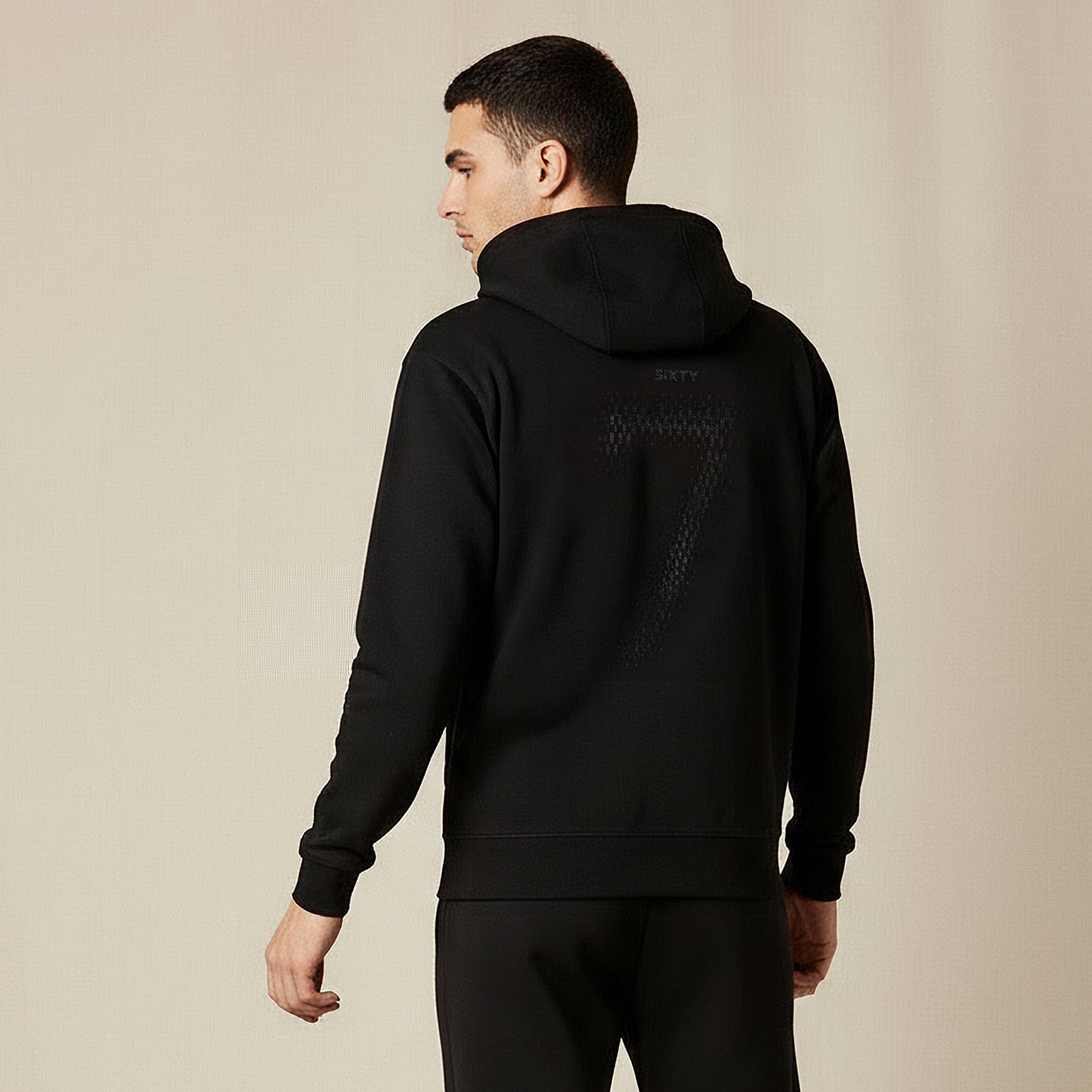 سويت شيرت رجالي بقبعة من كابا-men-winterwear-hoodiesandsweatshirts-image-2