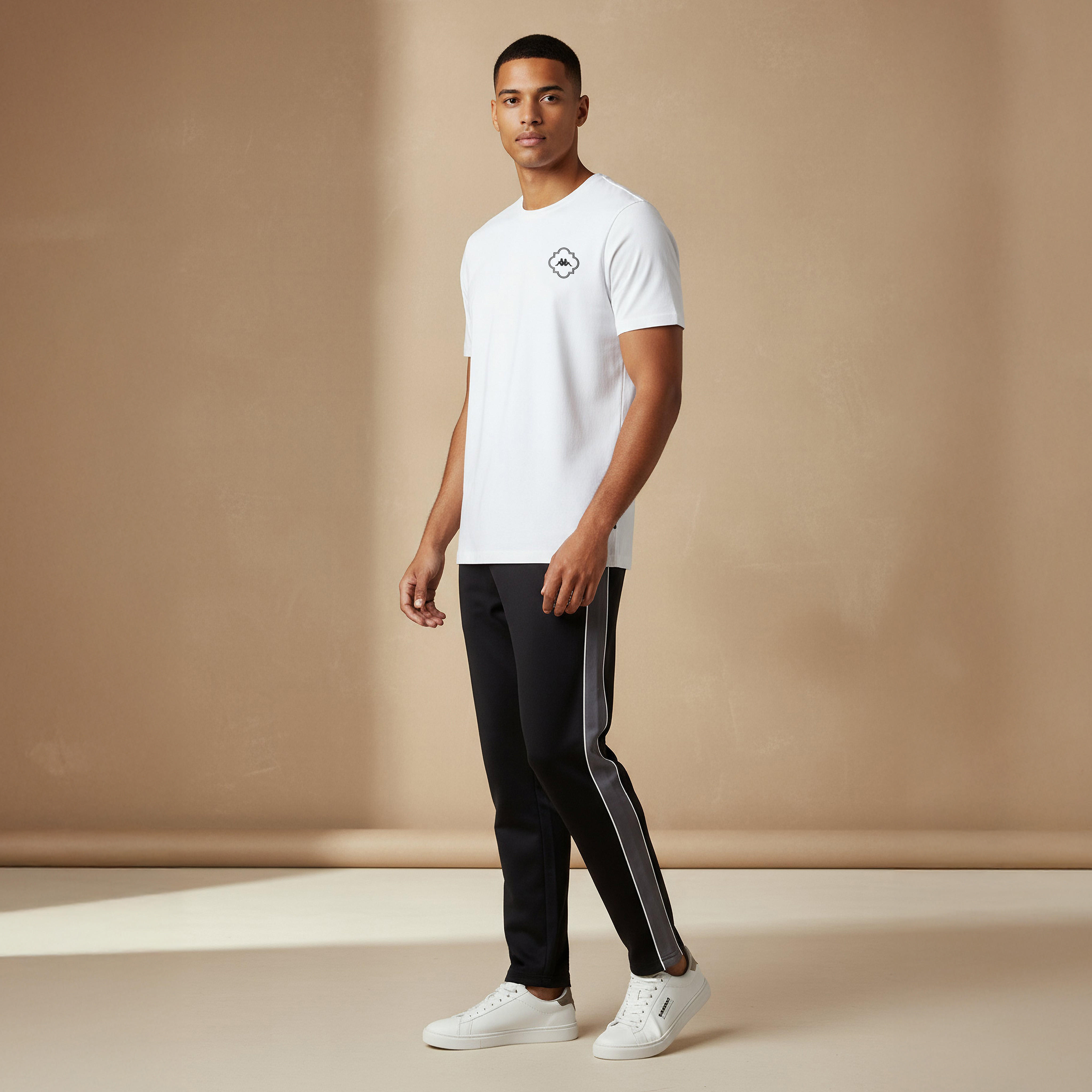 تيشيرت رجالي بطبعات شعار من كابا-men-clothing-sportswearandactivewear-tshirtsandpolos-image-2