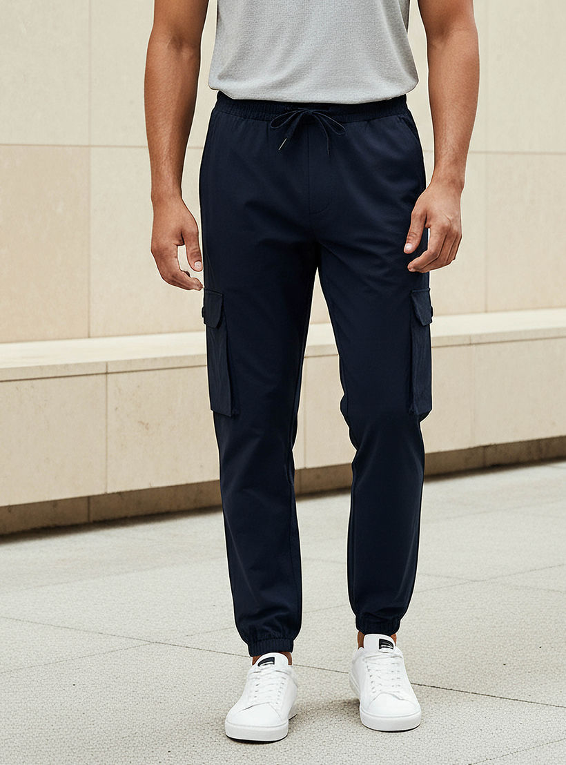 بنطلون رياضي كارجو بجيوب للرجال من لاف بانجولين-men-clothing-sportswearandactivewear-tracksuits-image-1