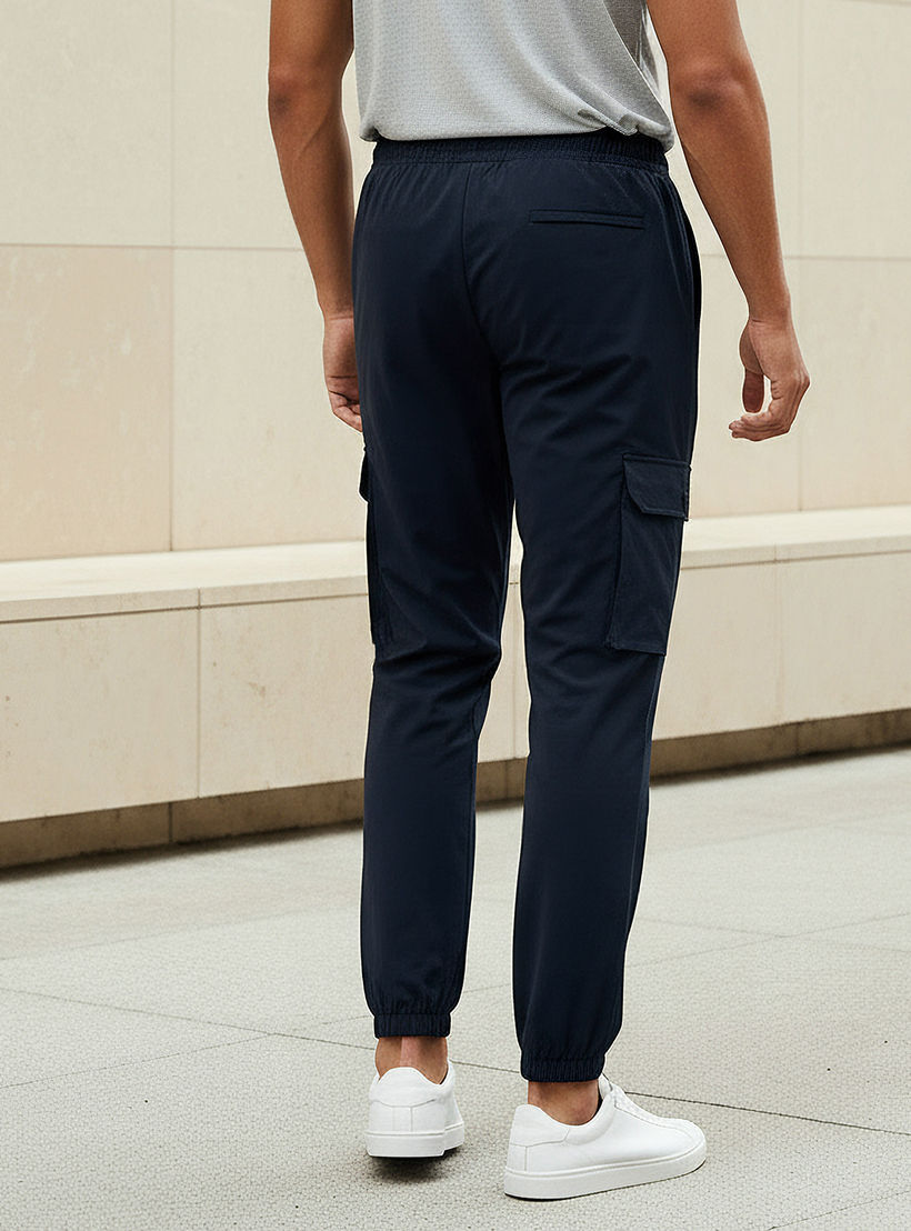 بنطلون رياضي كارجو بجيوب للرجال من لاف بانجولين-men-clothing-sportswearandactivewear-tracksuits-image-3