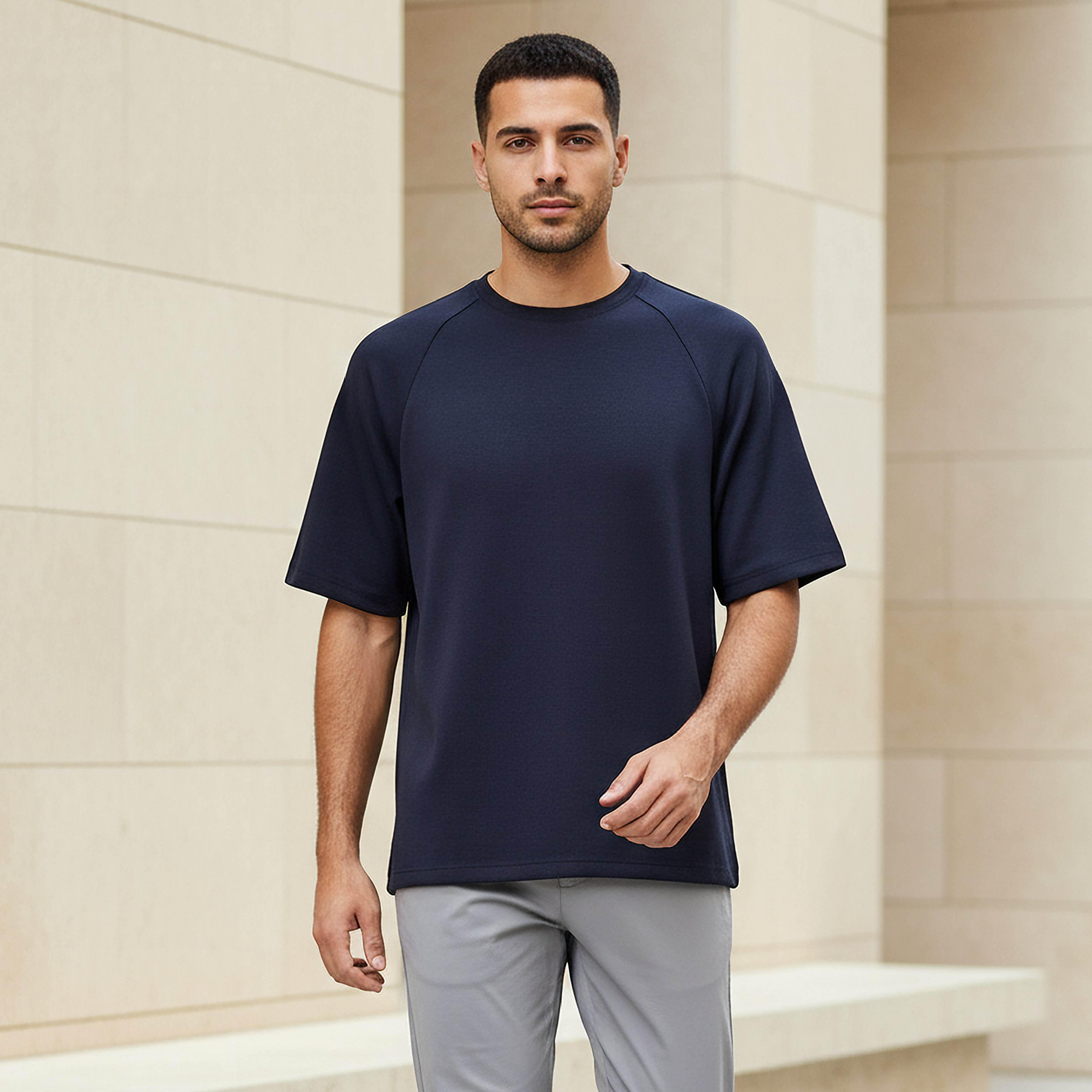 تيشيرت فضفاض بأكمام راجلان للرجال من لاف بانجولين-men-clothing-sportswearandactivewear-tshirtsandpolos-image-5