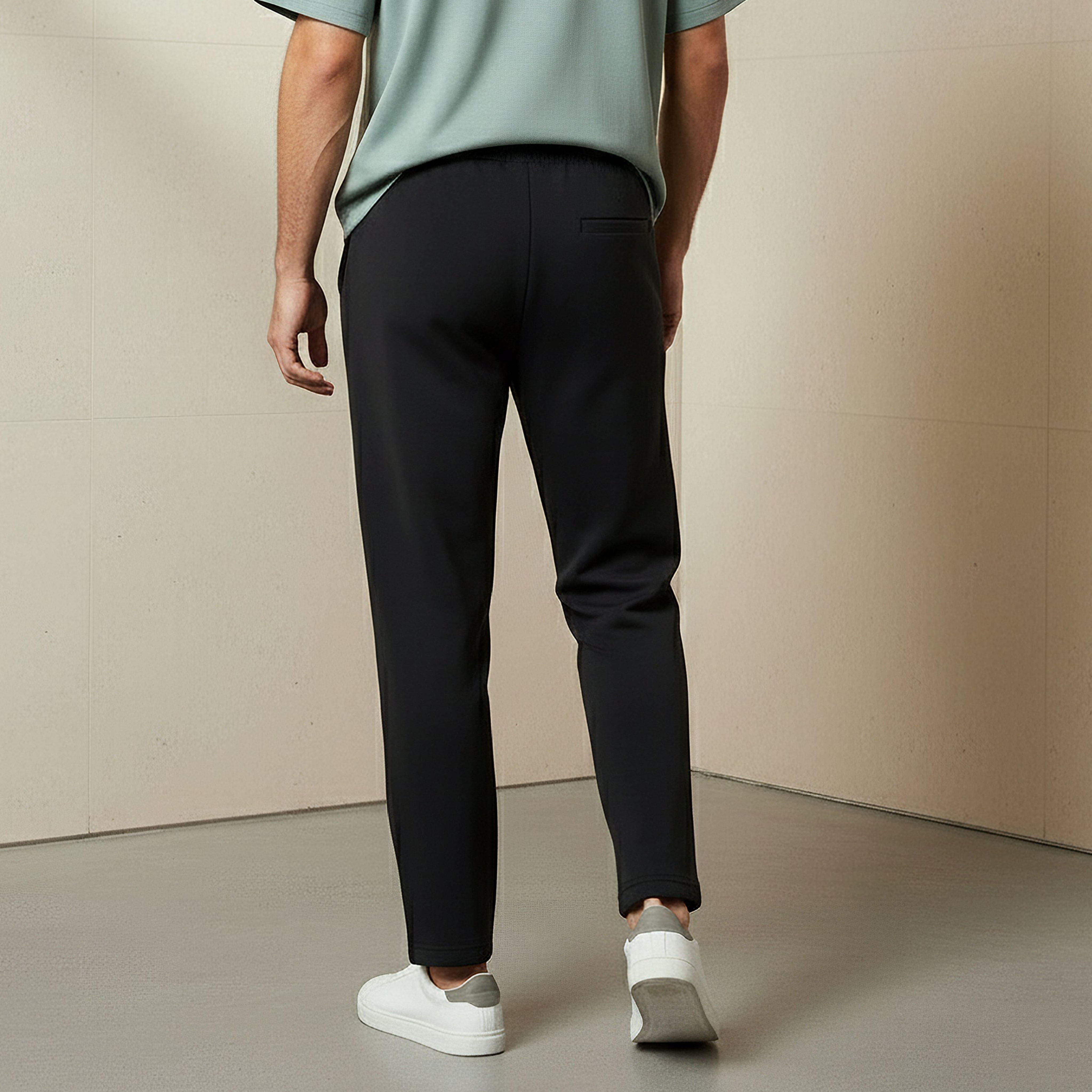 بنطلون رياضي رجالي قابل للتمدد باتجاهين من لاف بانجولين-men-clothing-sportswearandactivewear-bottoms-joggers-image-2