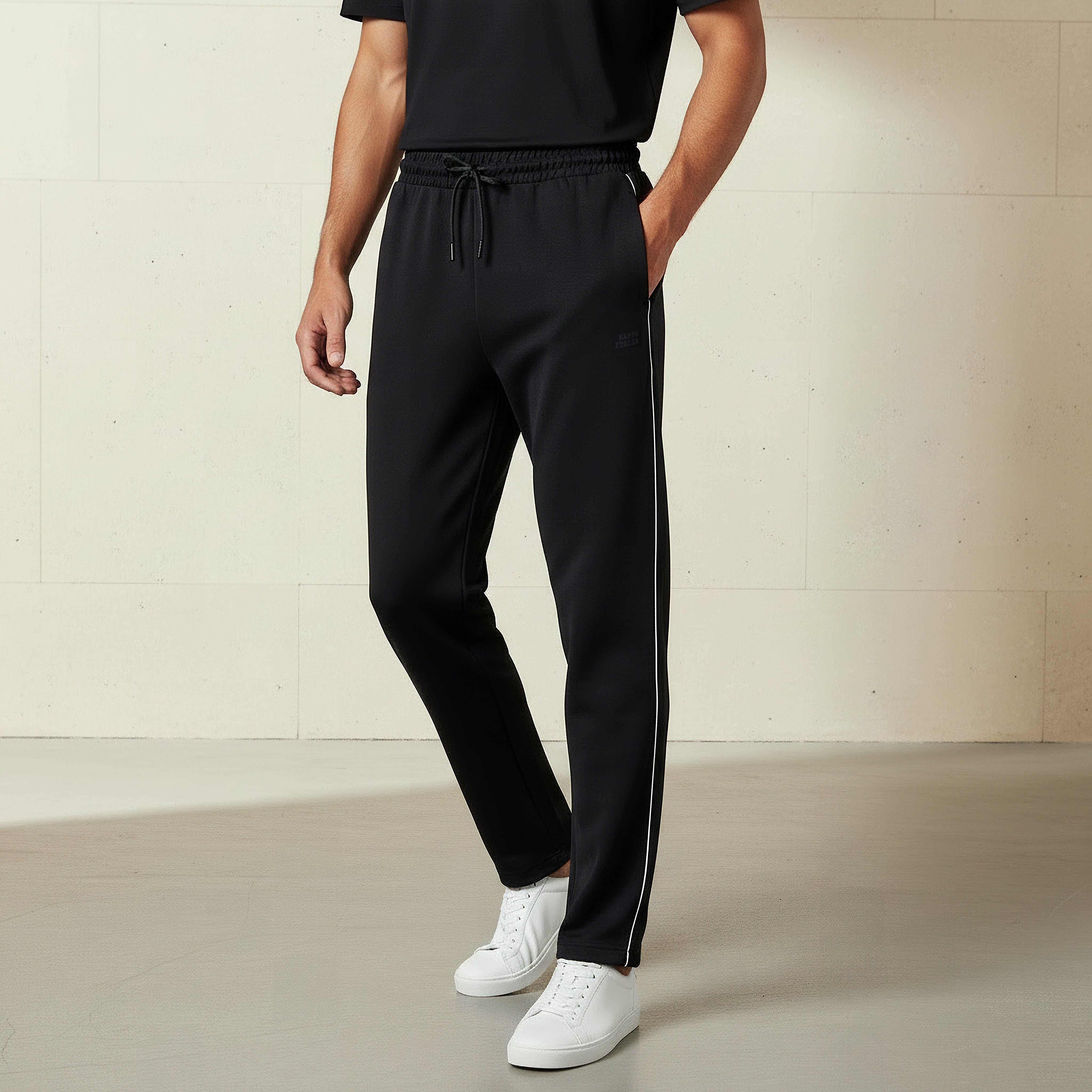 بنطلون رياضي مطاطي بقصة عادية للرجال من كابا-men-clothing-sportswearandactivewear-bottoms-joggers-image-1