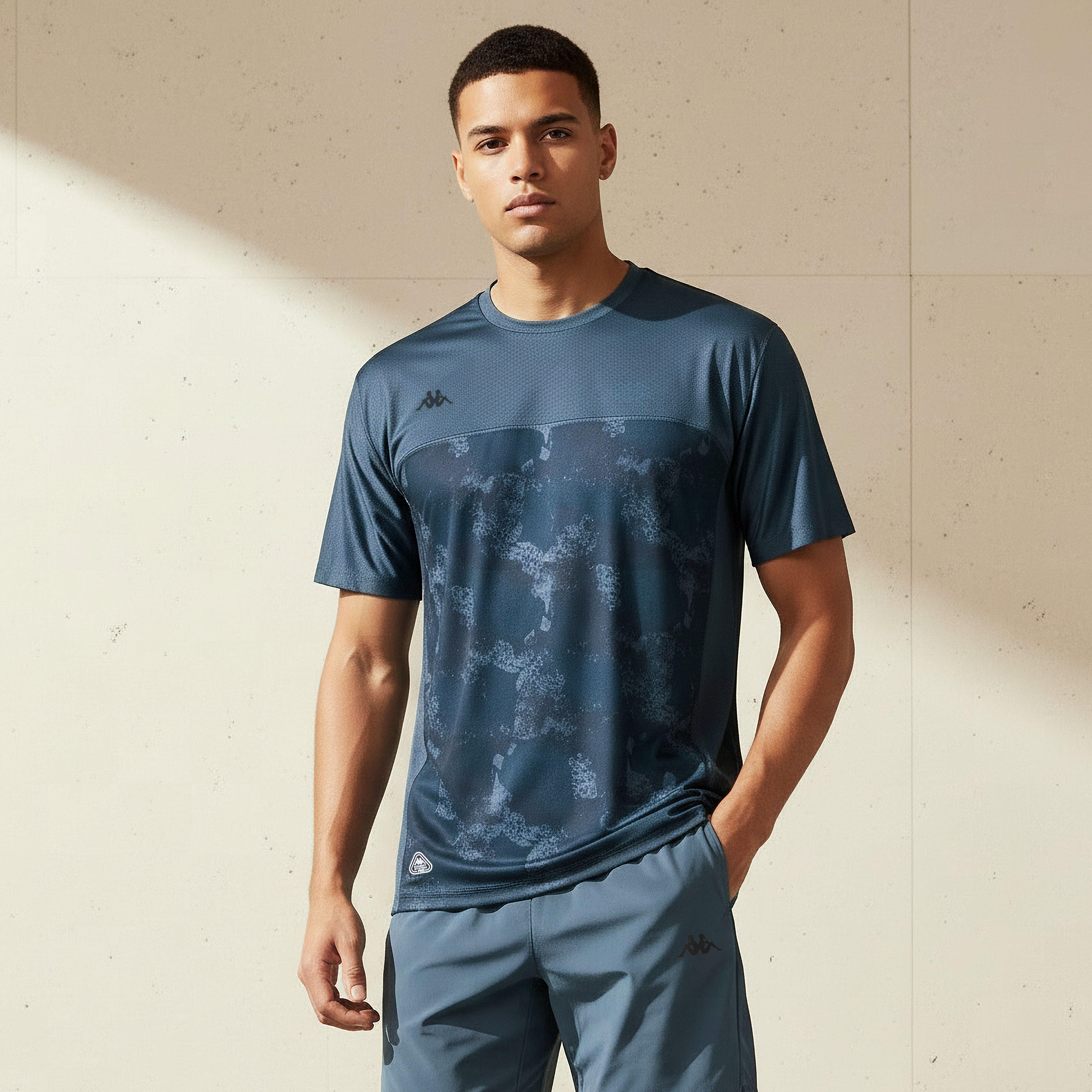 تيشيرت بطبعات شعار للرجال من كابا-men-clothing-sportswearandactivewear-tshirtsandpolos-image-1