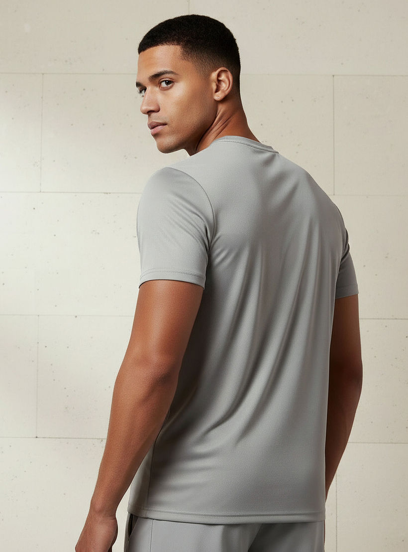 تيشيرت رياضي بطبعات شعار للرجال من كابا-men-clothing-sportswearandactivewear-tshirtsandpolos-image-2