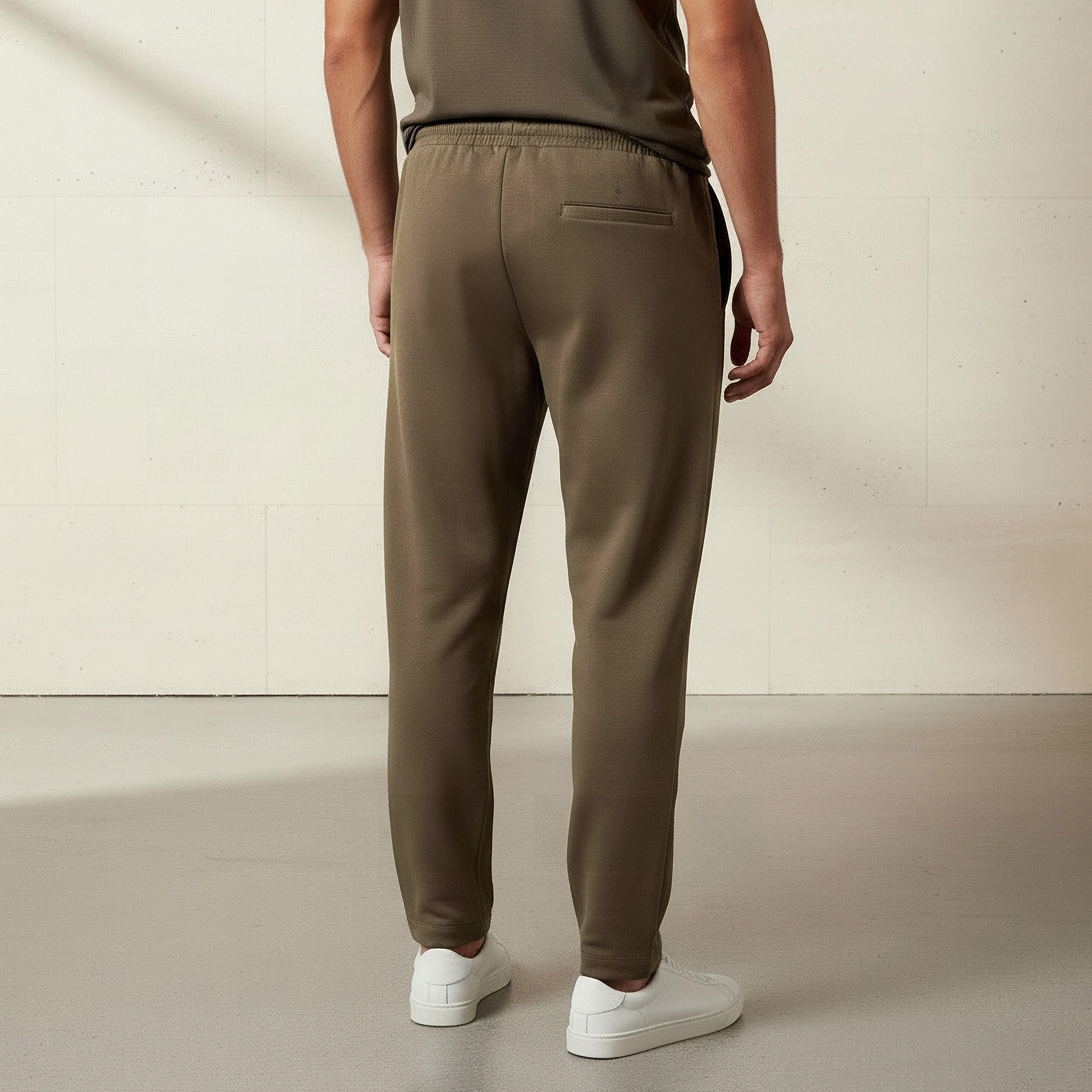 بنطلون رياضي قابل للتمدد بقصة عادية للرجال من لوف بانغولين-men-clothing-sportswearandactivewear-bottoms-joggers-image-3