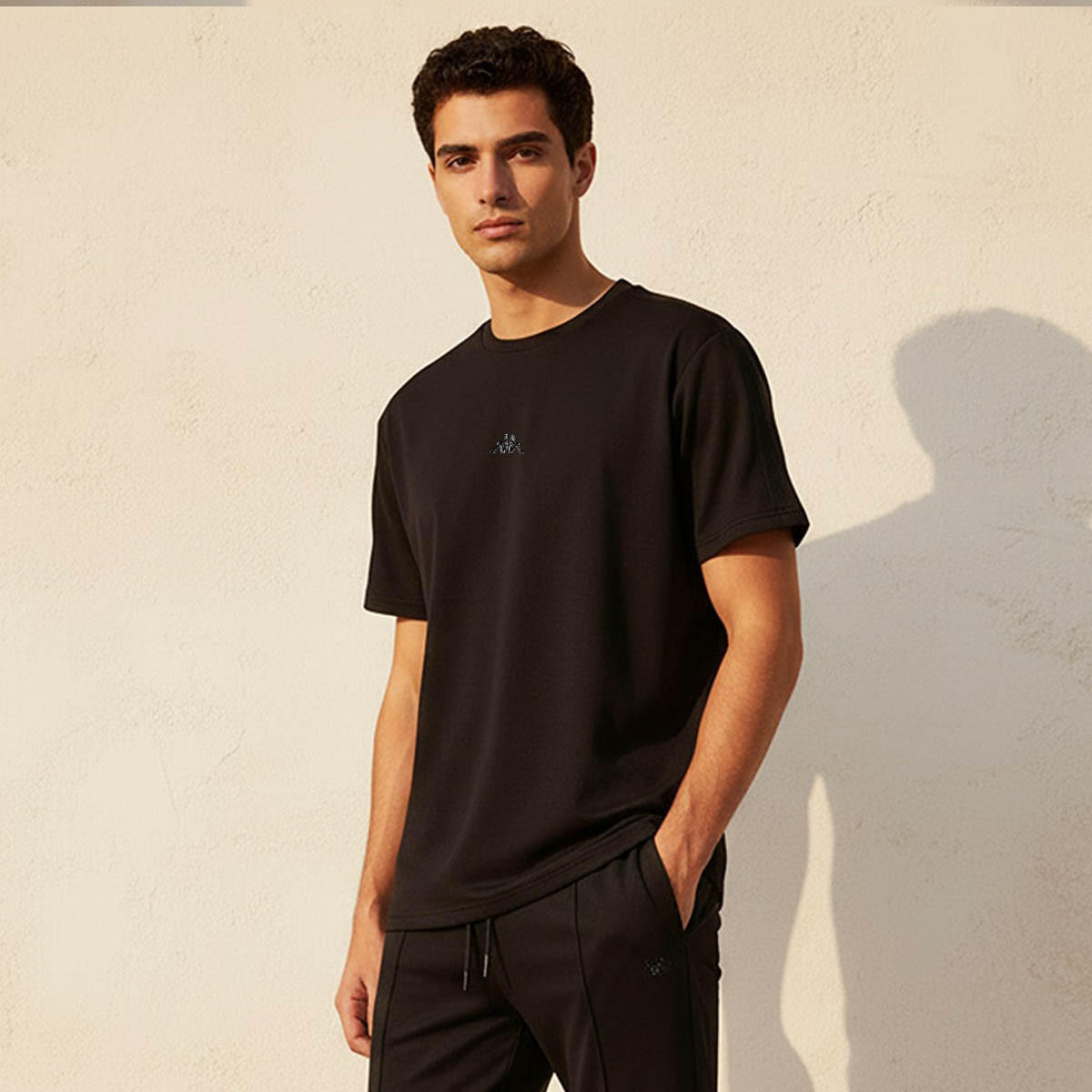 تيشيرت بتطريزات شعار من كابا-men-clothing-sportswearandactivewear-tshirtsandpolos-image-1