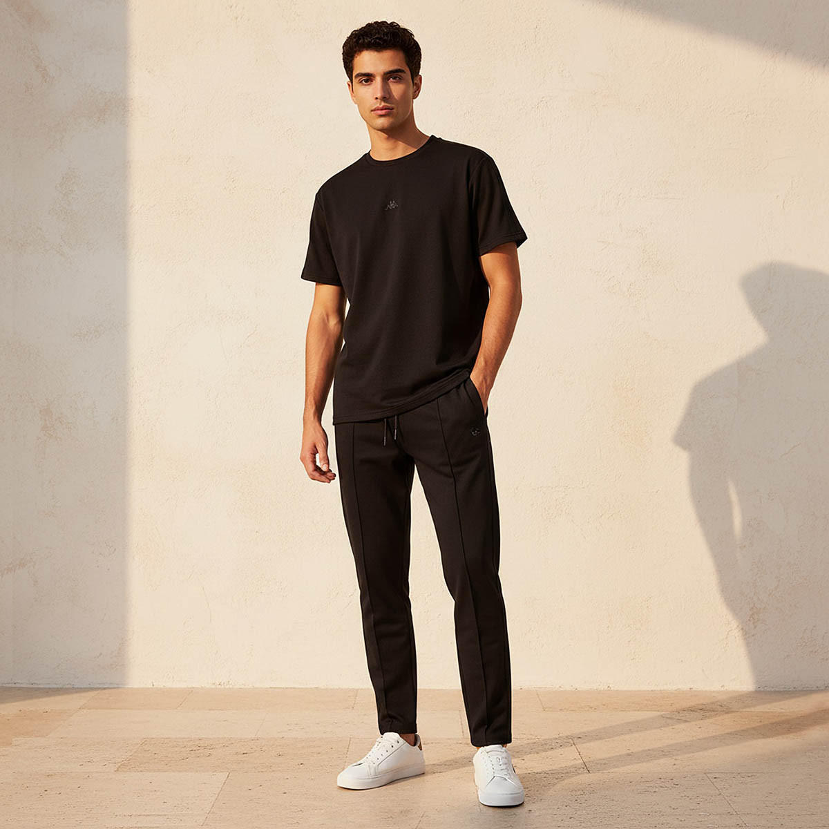 تيشيرت بتطريزات شعار من كابا-men-clothing-sportswearandactivewear-tshirtsandpolos-image-3