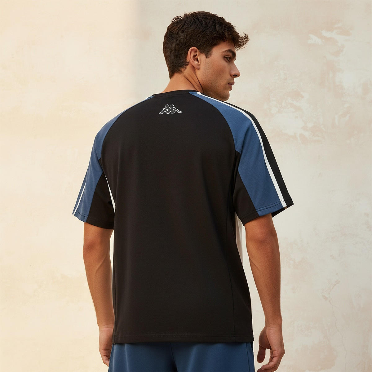 تيشيرت قابل للتمدد في اتجاهين من كابا-men-clothing-sportswearandactivewear-tshirtsandpolos-image-4