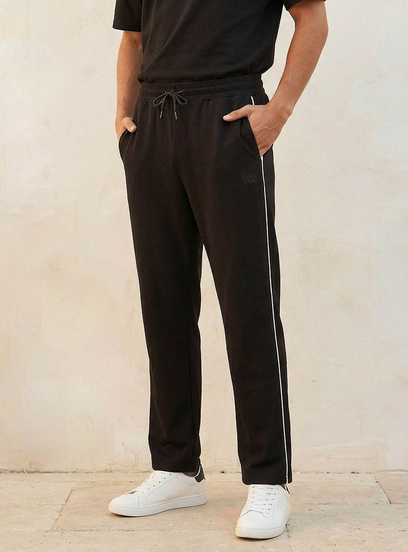 بنطلون رياضي ناعم الملمس بخصر برباط من كابا-men-clothing-sportswearandactivewear-bottoms-joggers-image-1