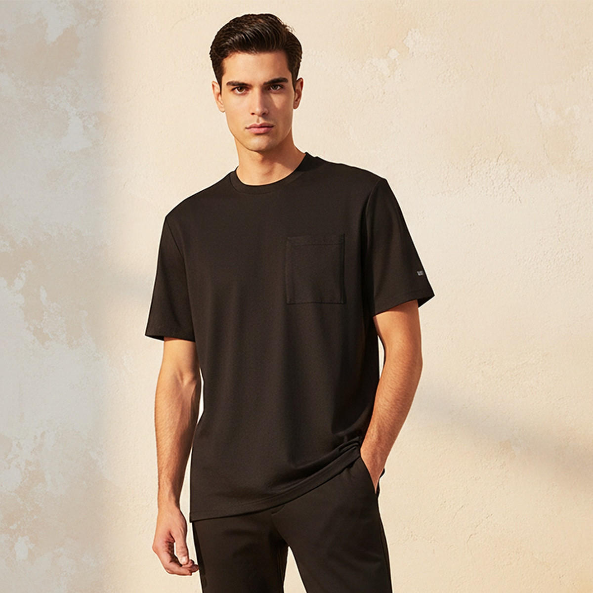 تيشيرت قابل للتمدد في اتجاهين من لاف بانجولين-men-clothing-sportswearandactivewear-tshirtsandpolos-image-1