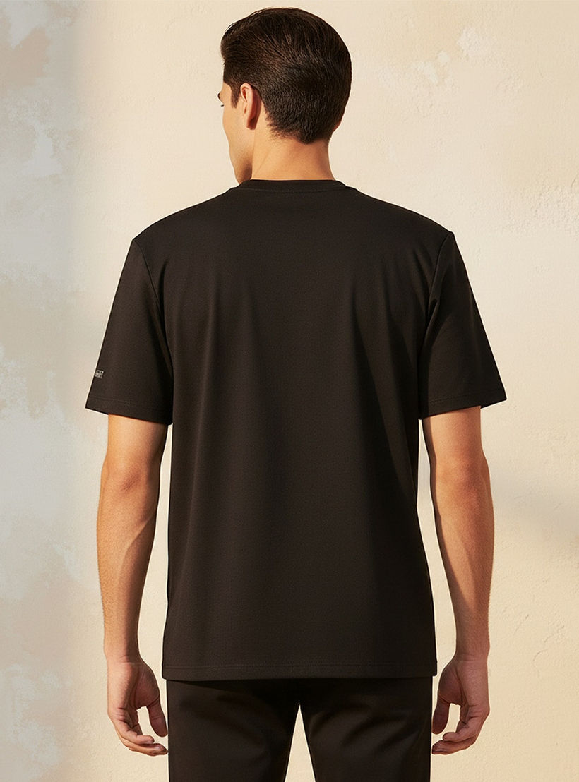 تيشيرت قابل للتمدد في اتجاهين من لاف بانجولين-men-clothing-sportswearandactivewear-tshirtsandpolos-image-4