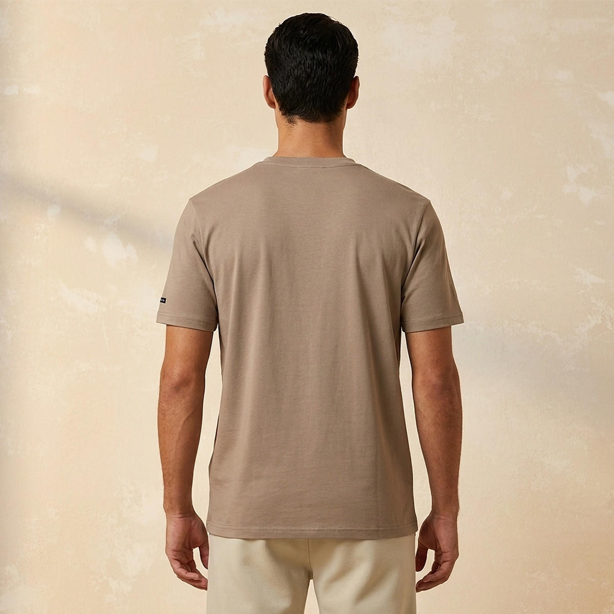 تيشيرت قابل للتمدد في اتجاهين من لاف بانجولين-men-clothing-sportswearandactivewear-tshirtsandpolos-image-4