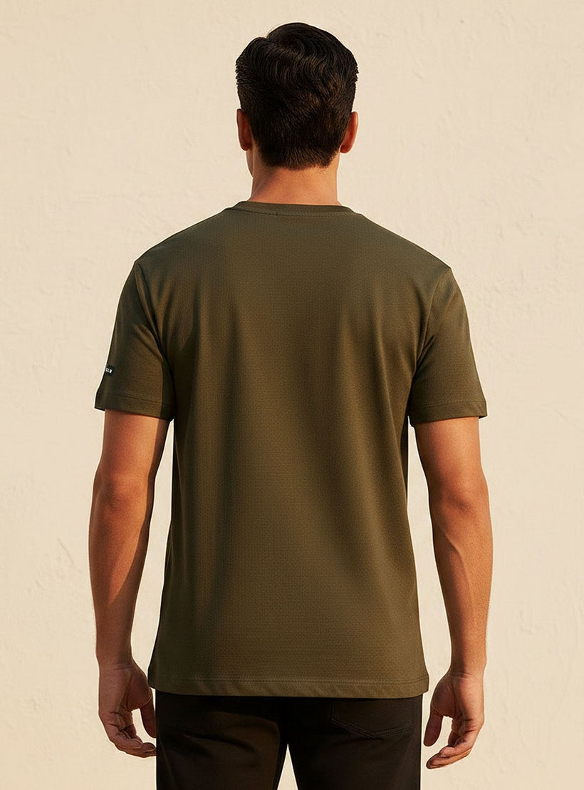 تيشيرت قابل للتمدد في اتجاهين من لاف بانجولين-men-clothing-sportswearandactivewear-tshirtsandpolos-image-4