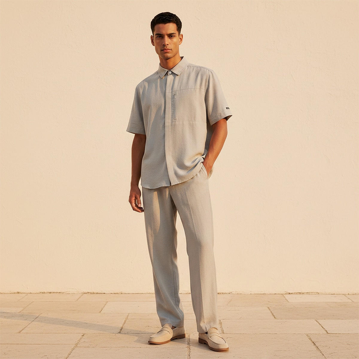 قميص بقصّة مريحة وياقة عادية وأكمام قصيرة من لاف بانجولين-men-clothing-shirts-image-3
