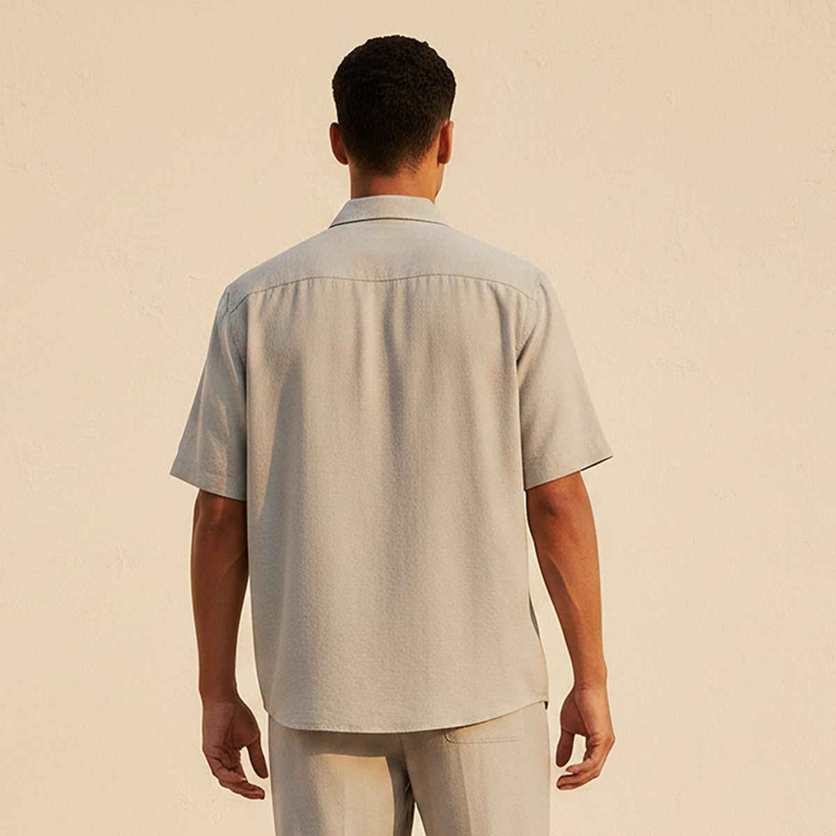 قميص بقصّة مريحة وياقة عادية وأكمام قصيرة من لاف بانجولين-men-clothing-shirts-image-4
