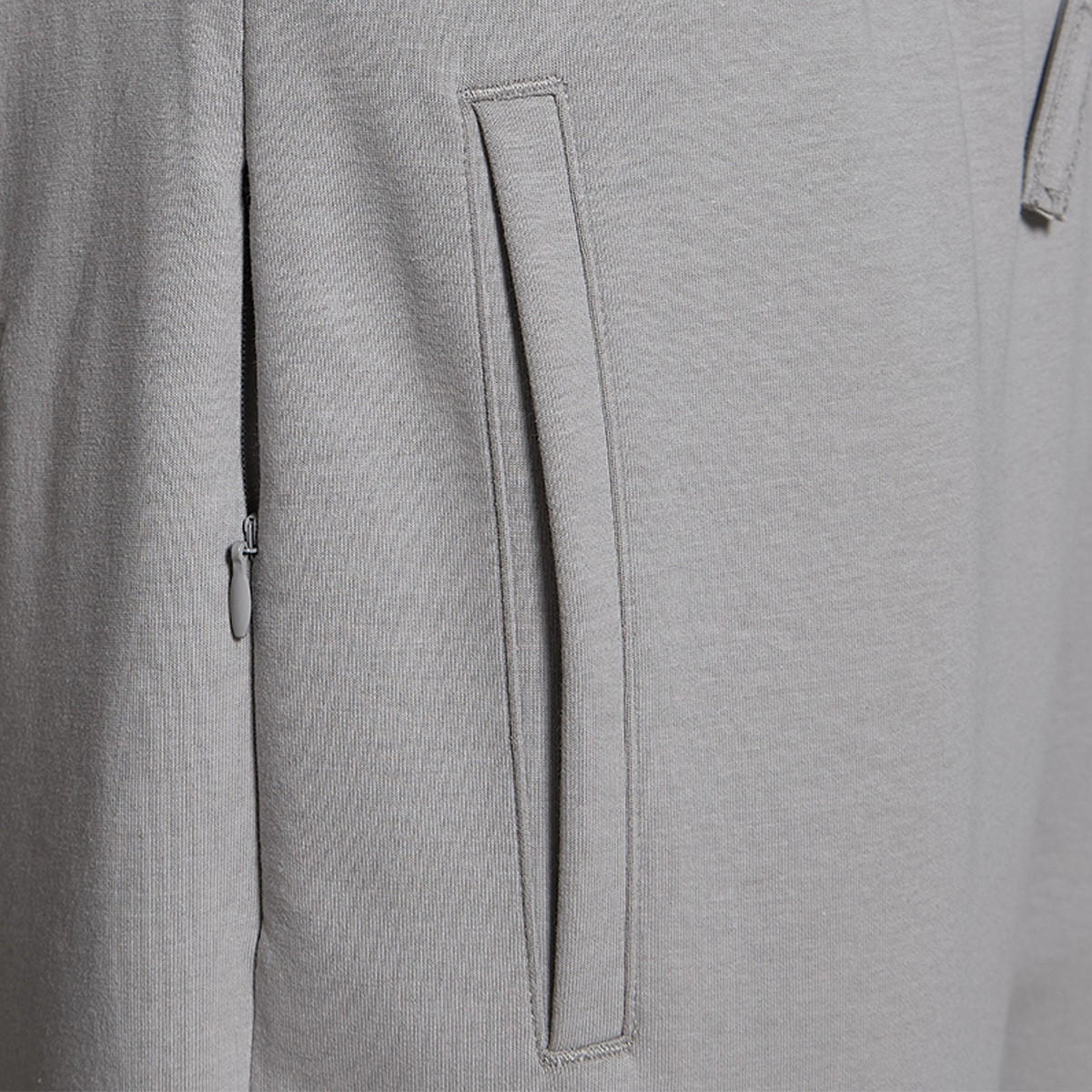 بنطلون رياضي بقصّة عادية وجيوب من لاف بانجولين-men-clothing-sportswearandactivewear-bottoms-joggers-image-2