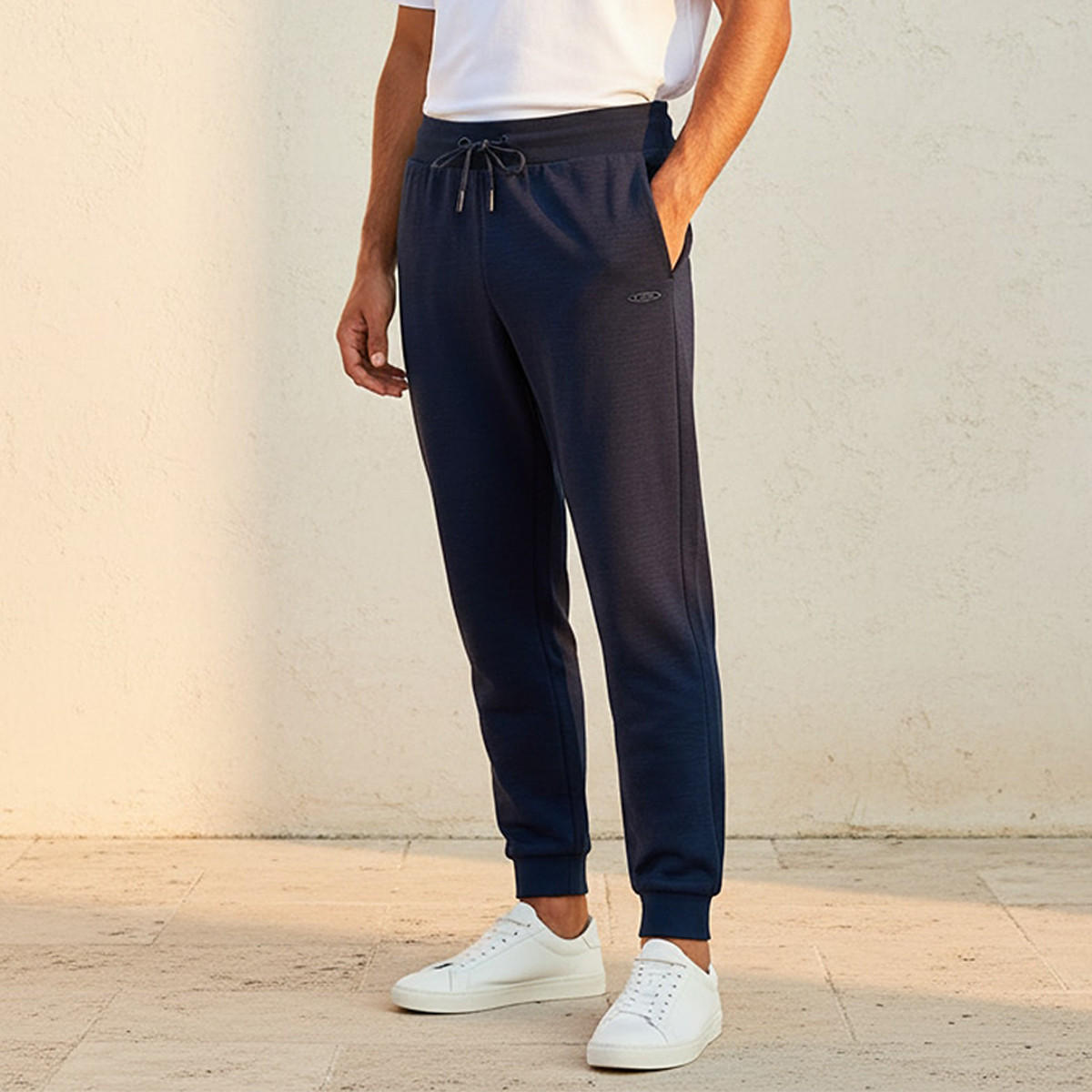 بنطلون جوجرز بملمس بارز من كابا-men-clothing-sportswearandactivewear-bottoms-joggers-image-1