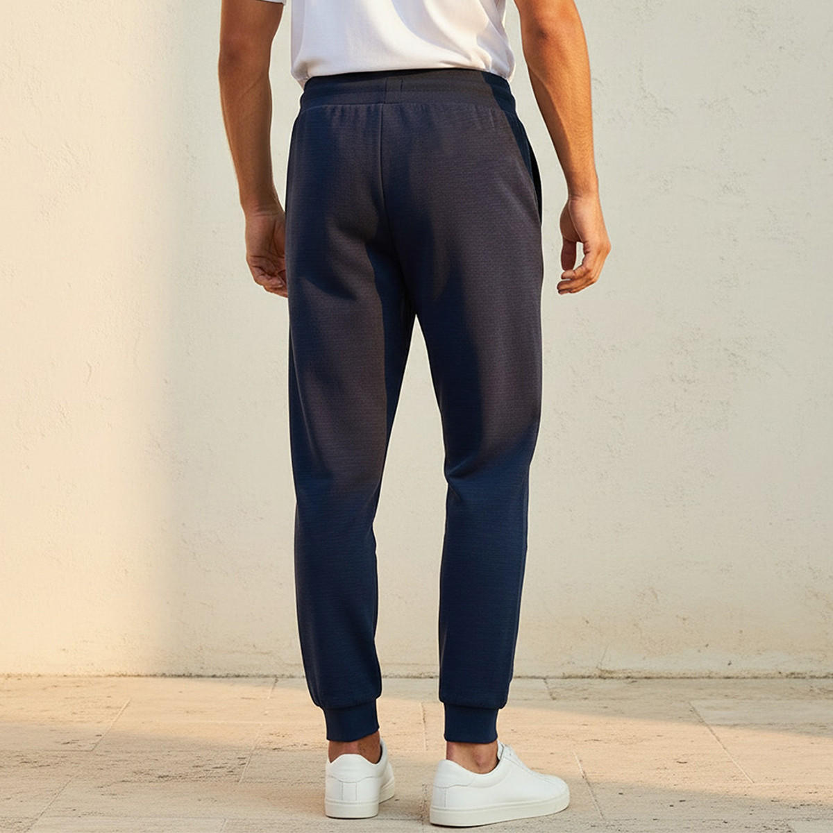 بنطلون جوجرز بملمس بارز من كابا-men-clothing-sportswearandactivewear-bottoms-joggers-image-4