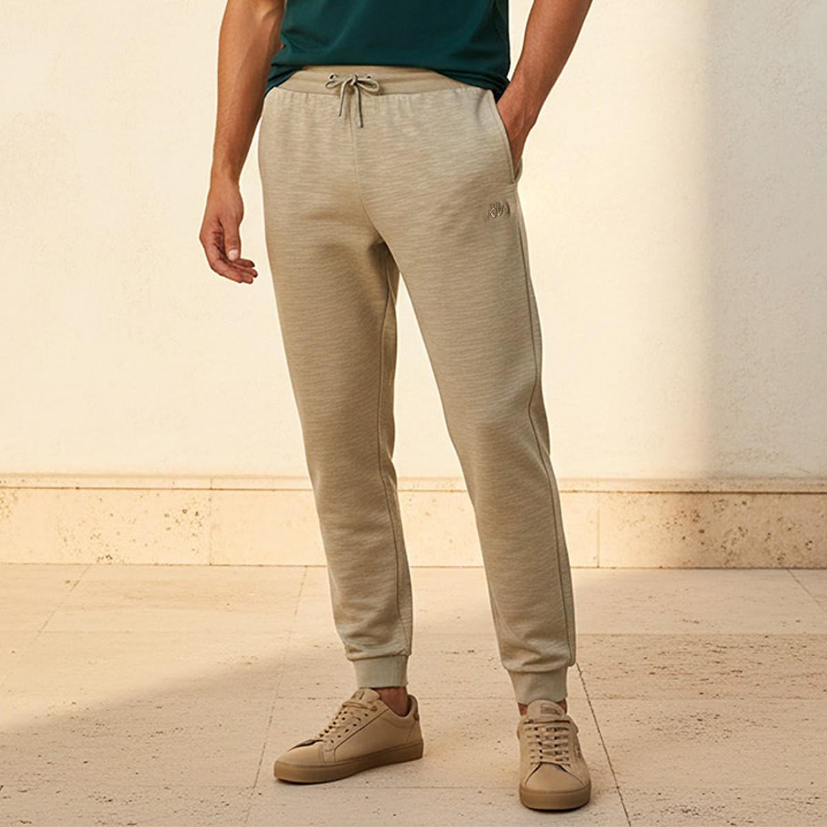 بنطلون جوجرز بملمس بارز من كابا-men-clothing-sportswearandactivewear-bottoms-joggers-image-1