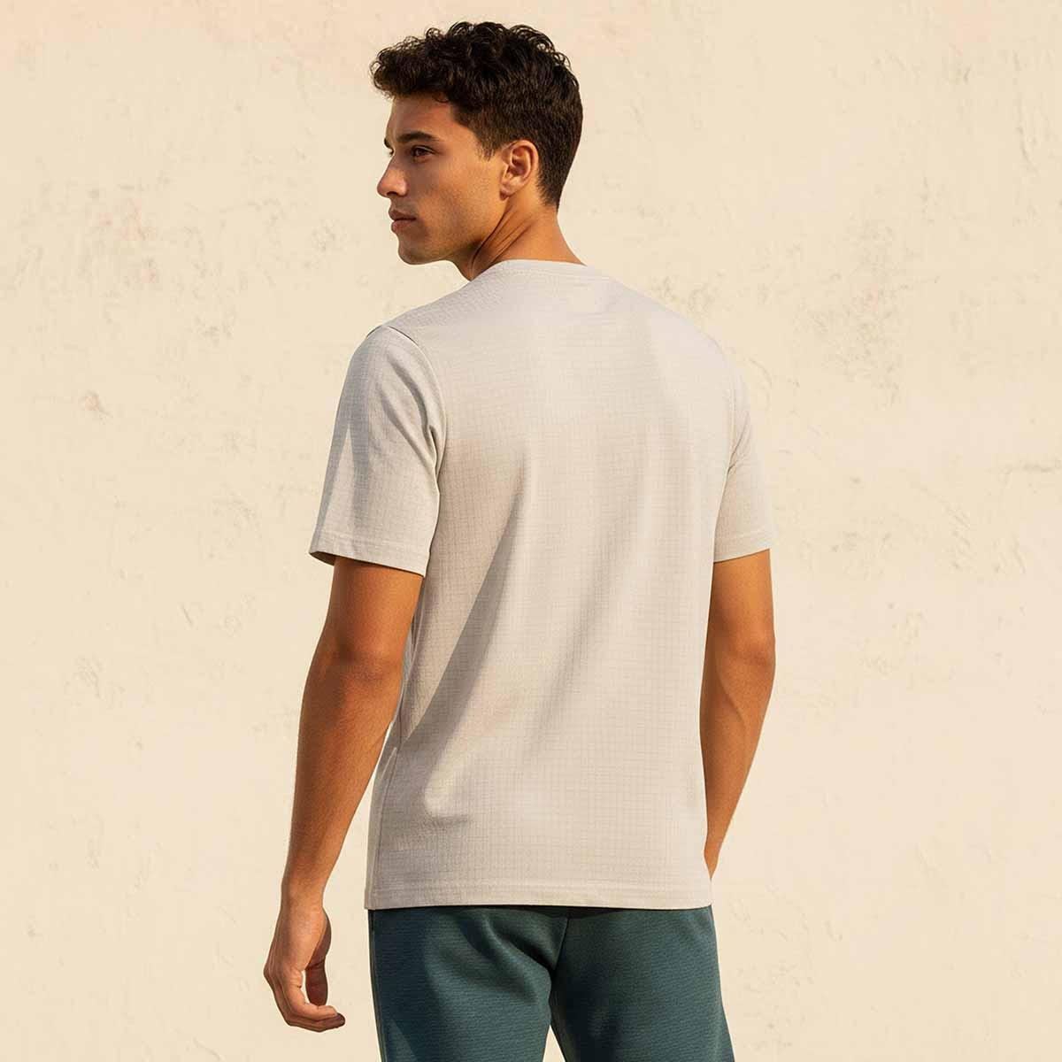 تيشيرت رياضي مطاطي بملمس بارز من كابا-men-clothing-sportswearandactivewear-tshirtsandpolos-image-4