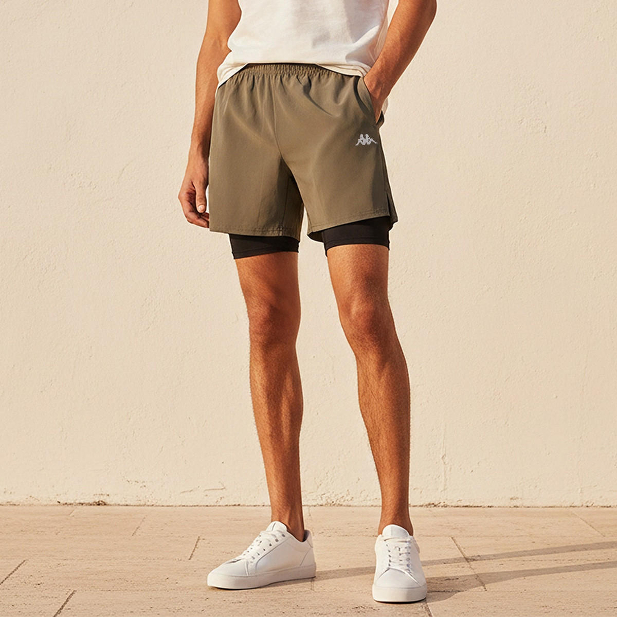 شورت رياضي بمرونة فائقة وطبقة داخلية من كابا-men-clothing-bottoms-shorts-image-1