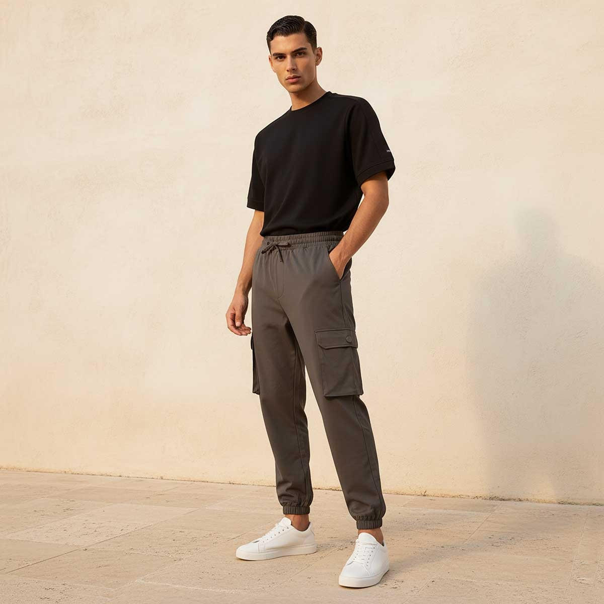 بنطلون كارجو بخصر برباط من لاف بانجولين-men-clothing-sportswearandactivewear-bottoms-joggers-image-3