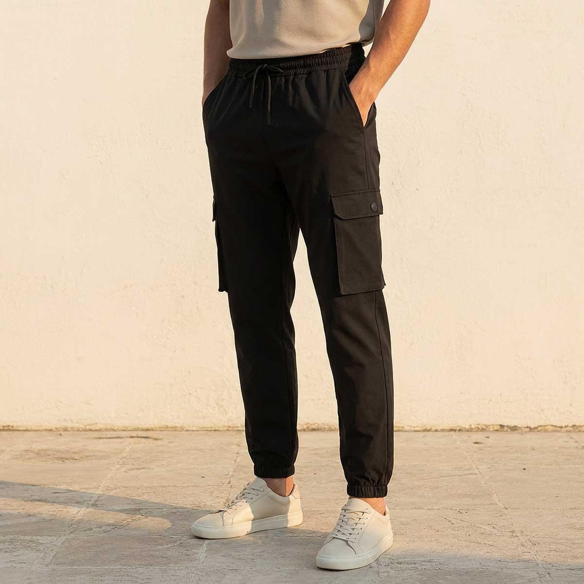 بنطلون كارجو بخصر برباط من لاف بانجولين-men-clothing-sportswearandactivewear-bottoms-joggers-image-1