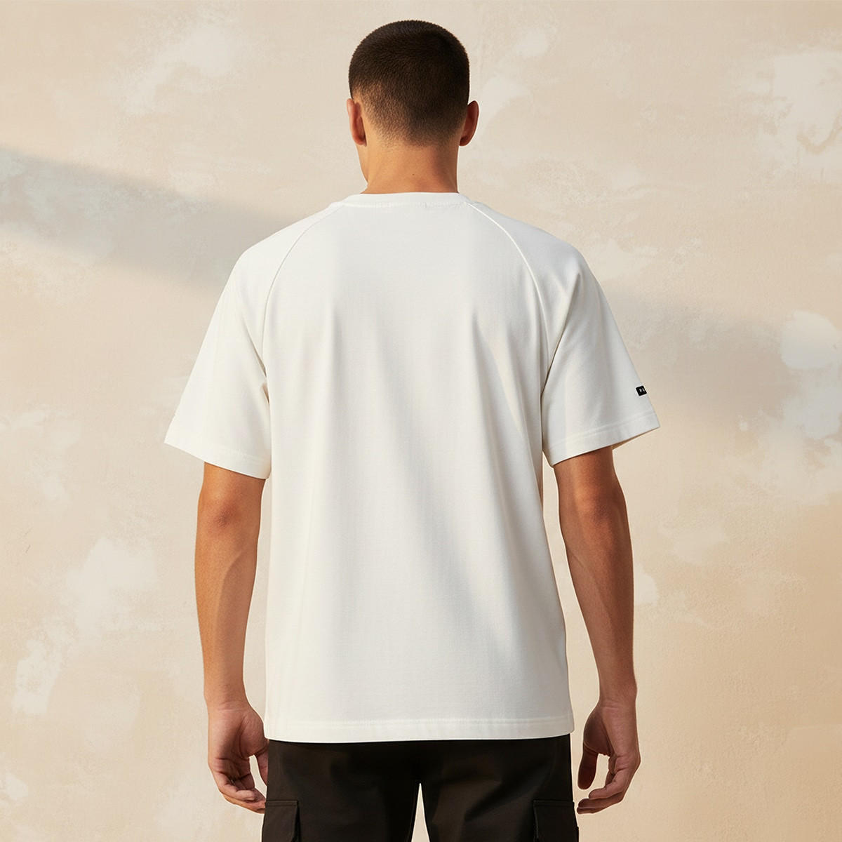 Love Pangolin Raglan Sleeves Oversized T-shirt-men-clothing-sportswearandactivewear-tshirtsandpolos-image-4
