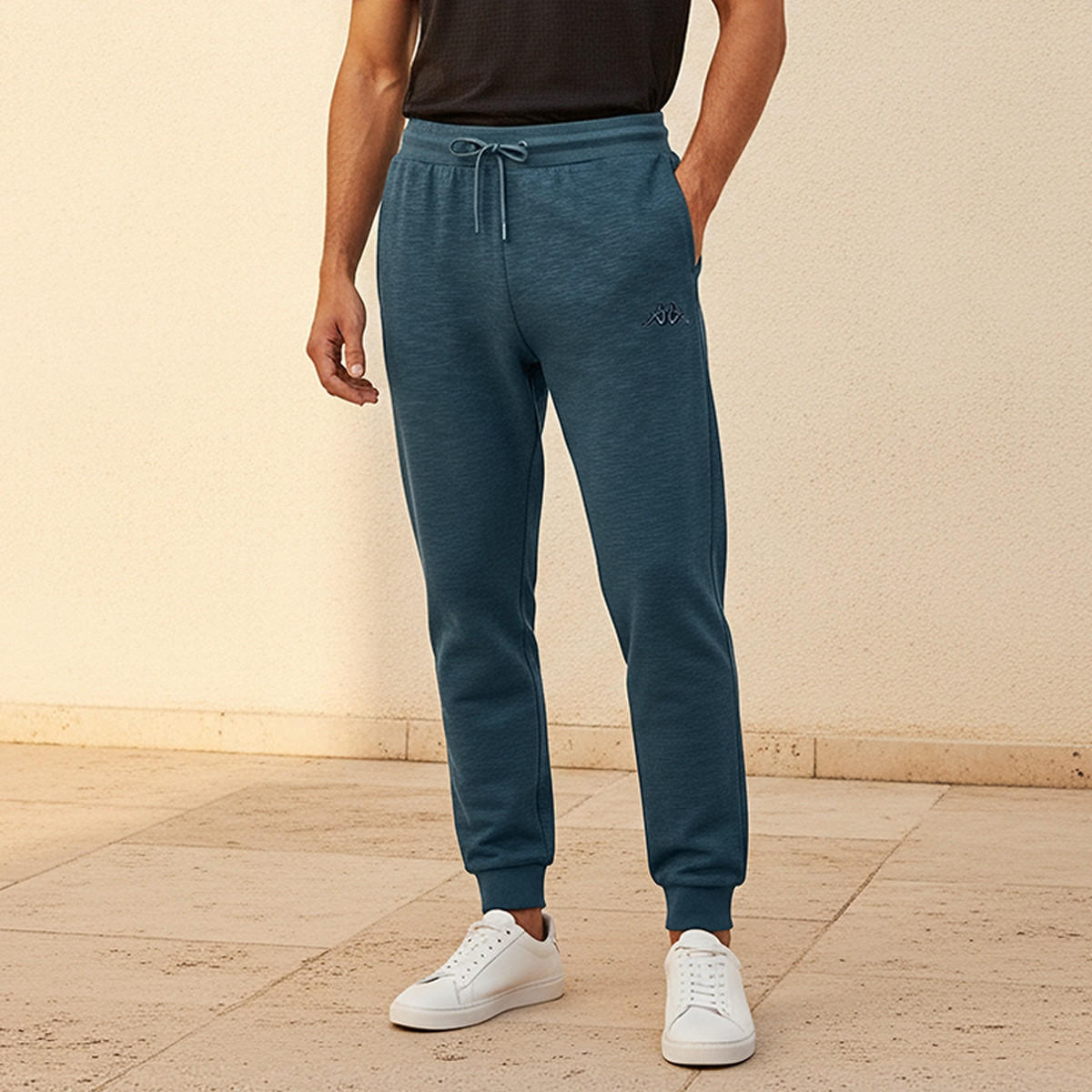 بنطلون جوغر مريح بجيوب عملية وقصة عادية من كابا-men-clothing-sportswearandactivewear-bottoms-joggers-image-1
