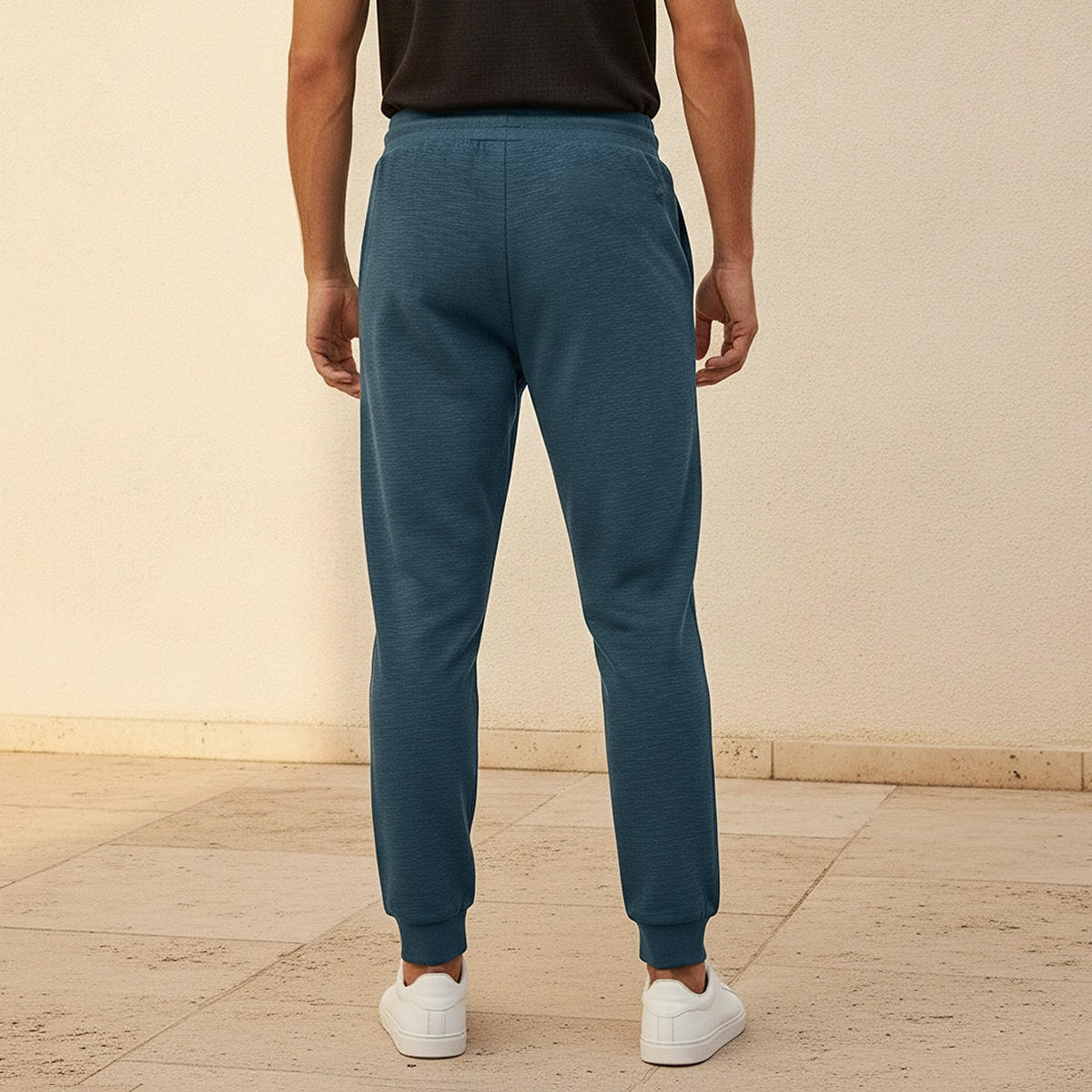 بنطلون جوغر مريح بجيوب عملية وقصة عادية من كابا-men-clothing-sportswearandactivewear-bottoms-joggers-image-4