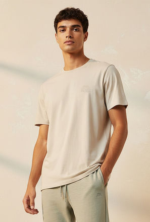 تيشيرت بطبعات شعار من كابا-men-clothing-sportswearandactivewear-tshirtsandpolos-image-1