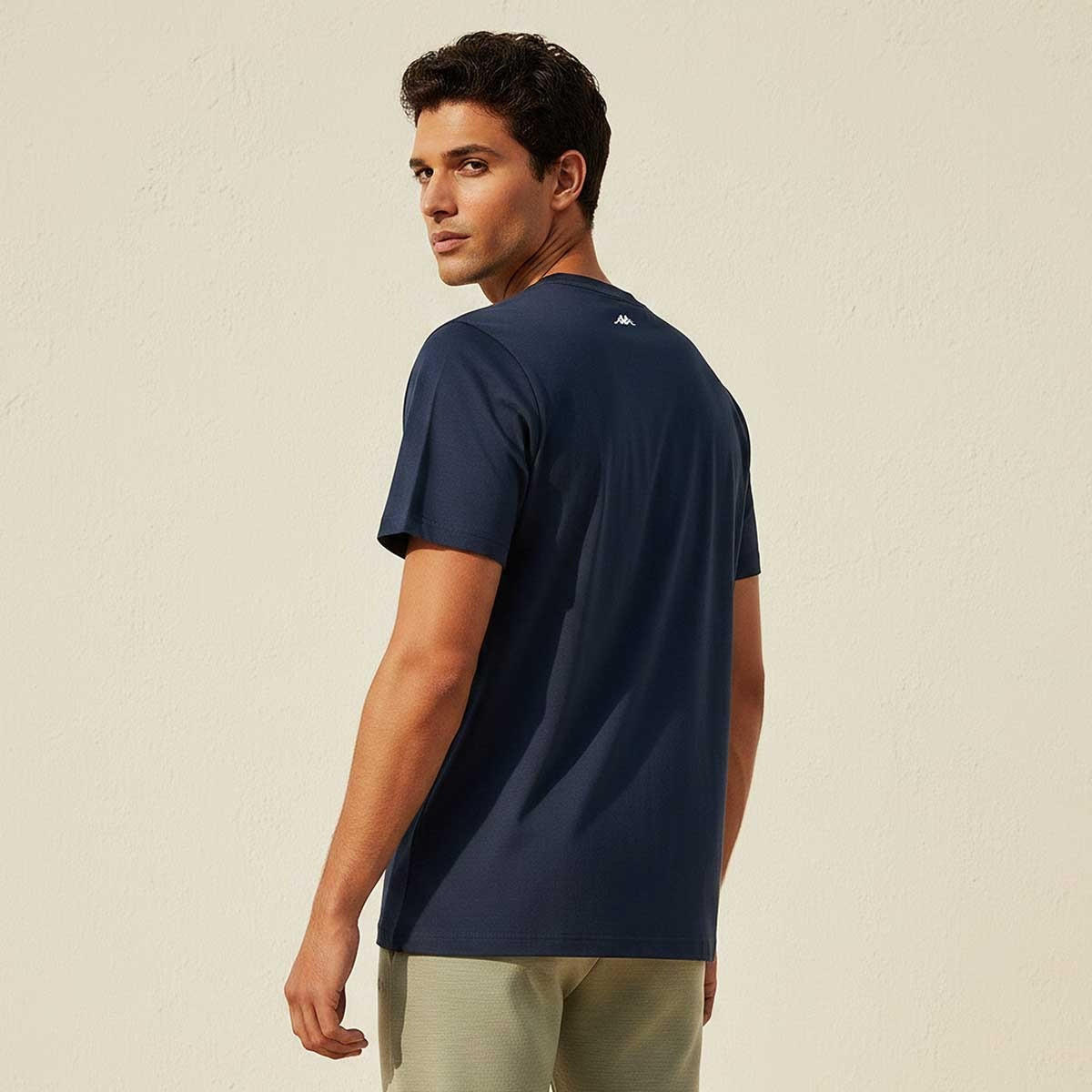 تيشيرت بطبعات الشعار من كابا-men-clothing-sportswearandactivewear-tshirtsandpolos-image-4