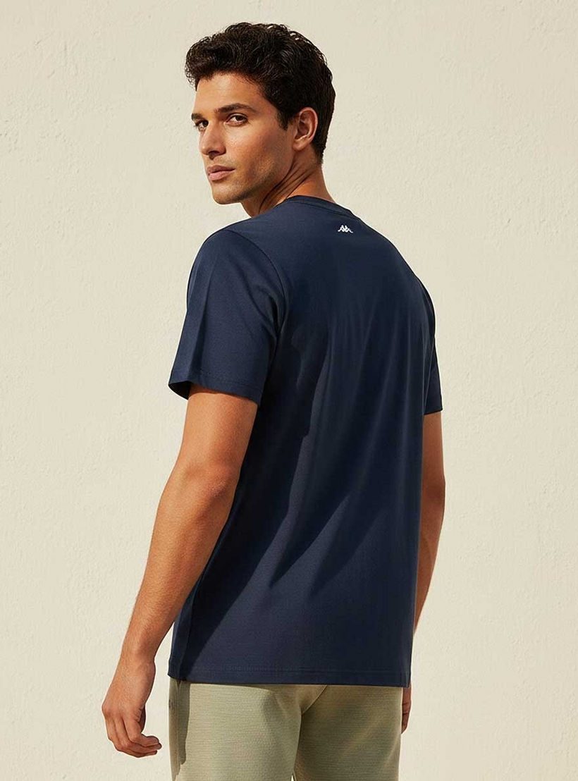 تيشيرت بطبعات الشعار من كابا-men-clothing-sportswearandactivewear-tshirtsandpolos-image-4