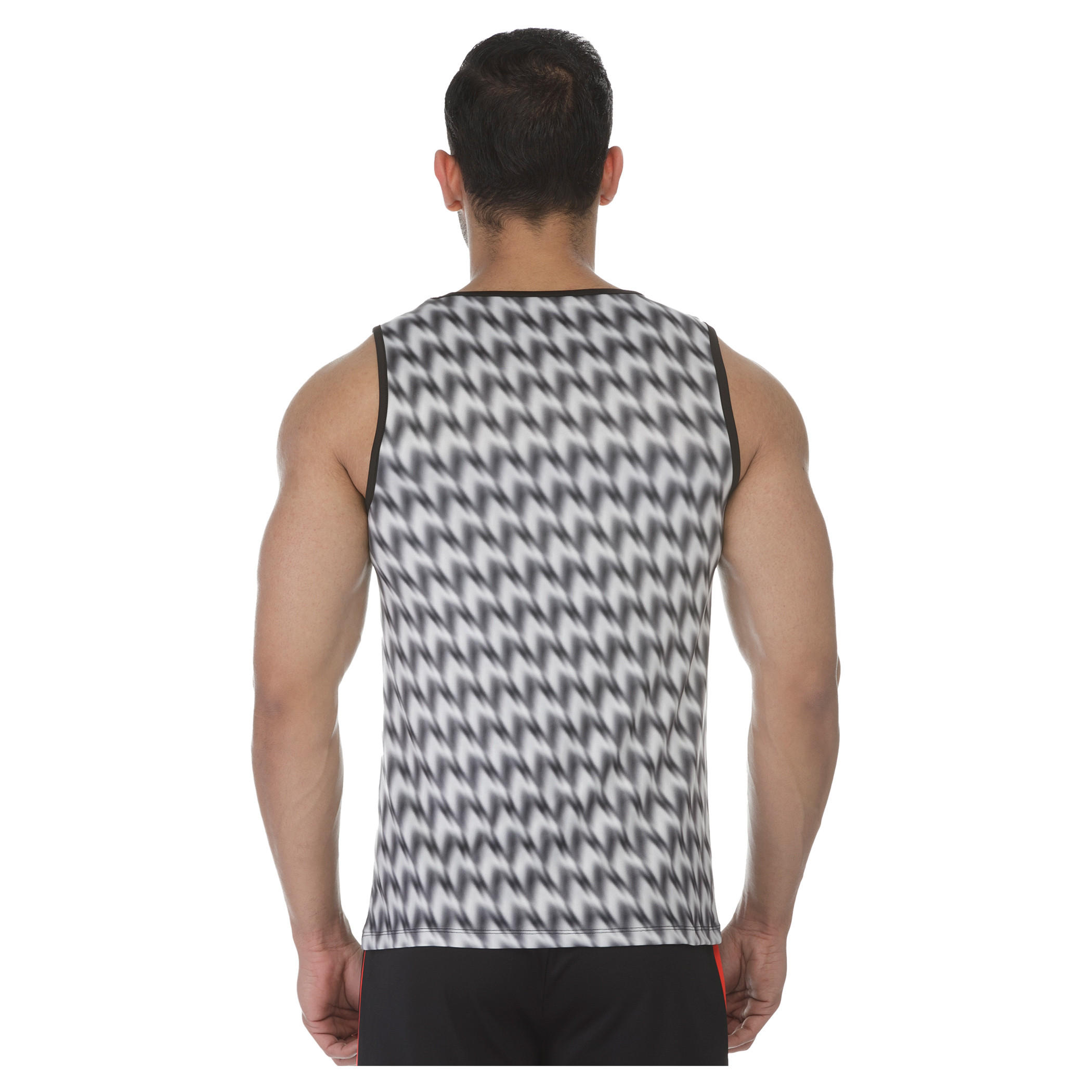 Sleeveless T-shirt-men-clothing-sportswearandactivewear-tshirtsandpolos-image-9