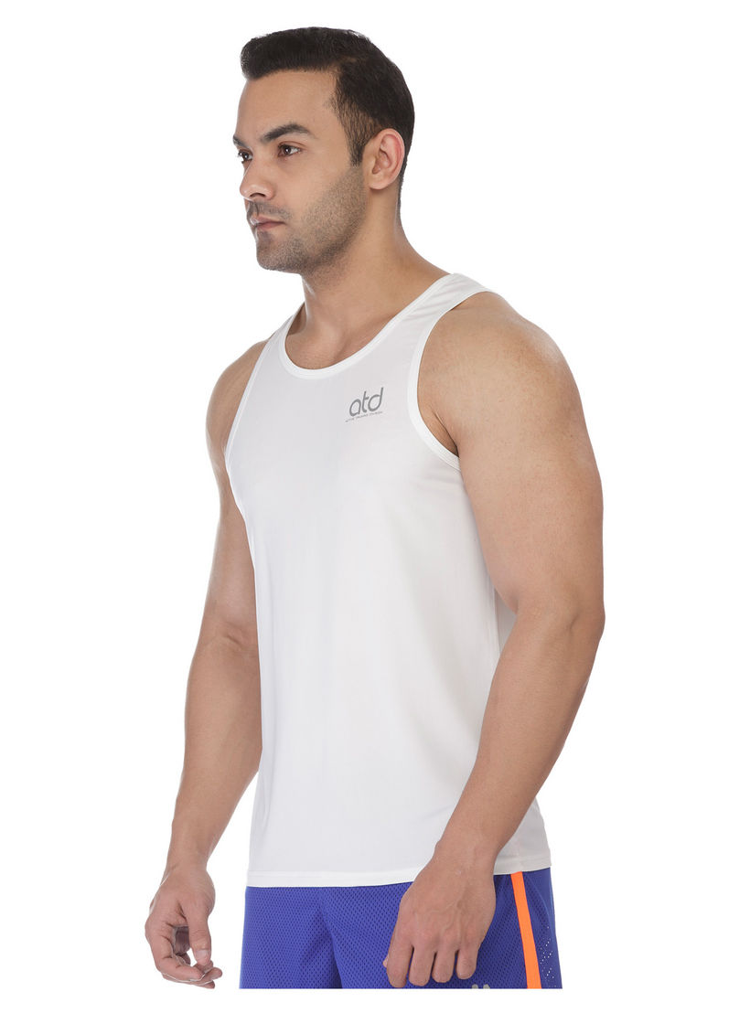 Sleeveless T-shirt-men-clothing-sportswearandactivewear-tshirtsandpolos-image-3