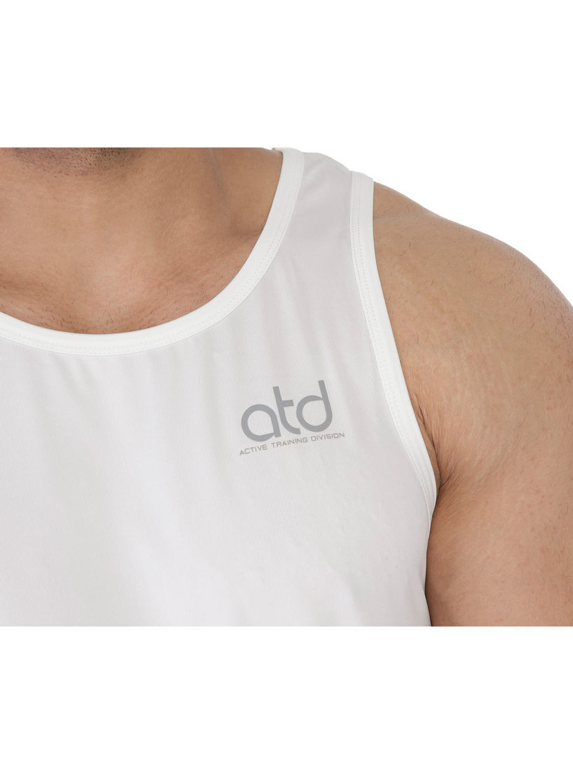 Sleeveless T-shirt-men-clothing-sportswearandactivewear-tshirtsandpolos-image-4