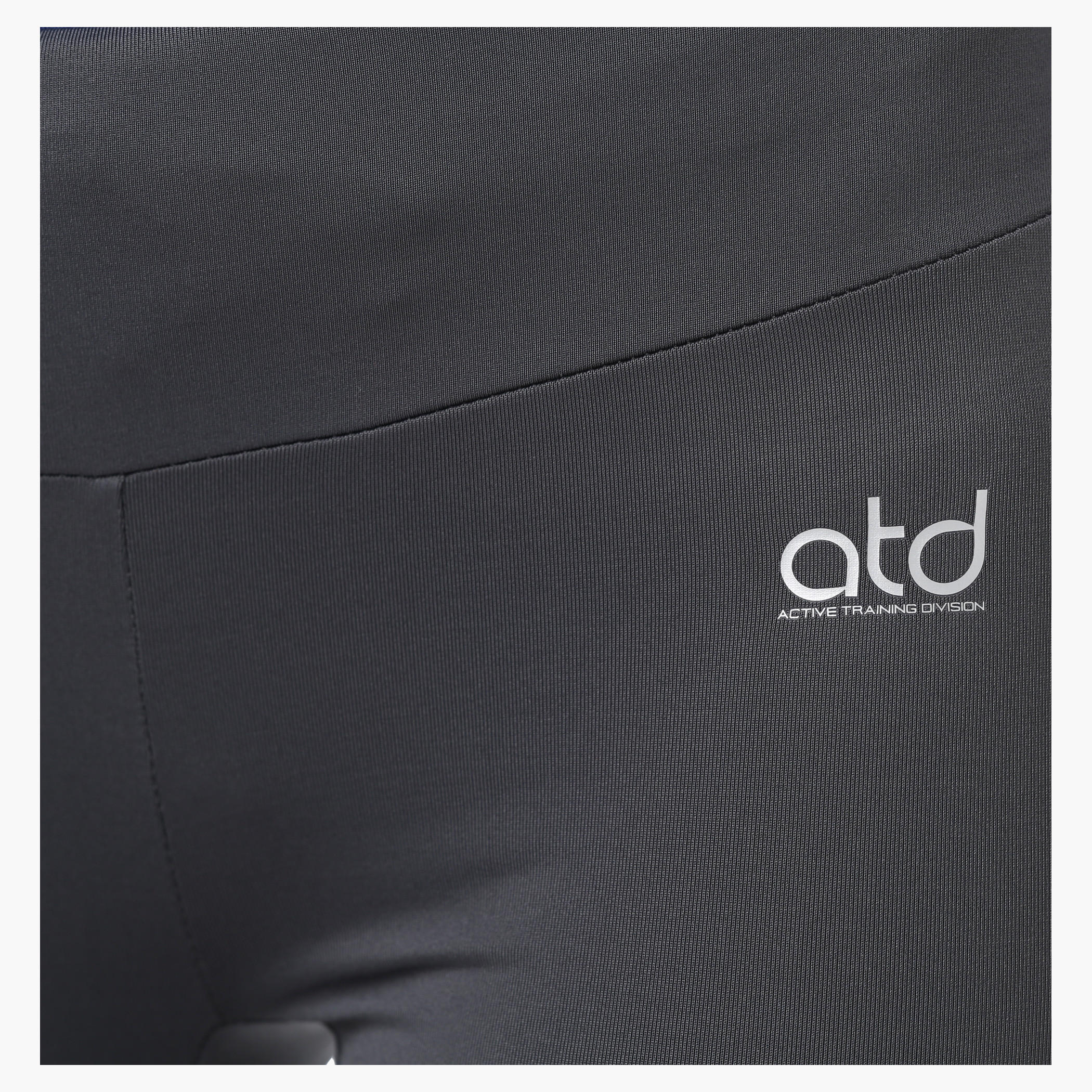 Shorts in Regular Fit-women-clothing-sportswearandactivewear-bottoms-image-4