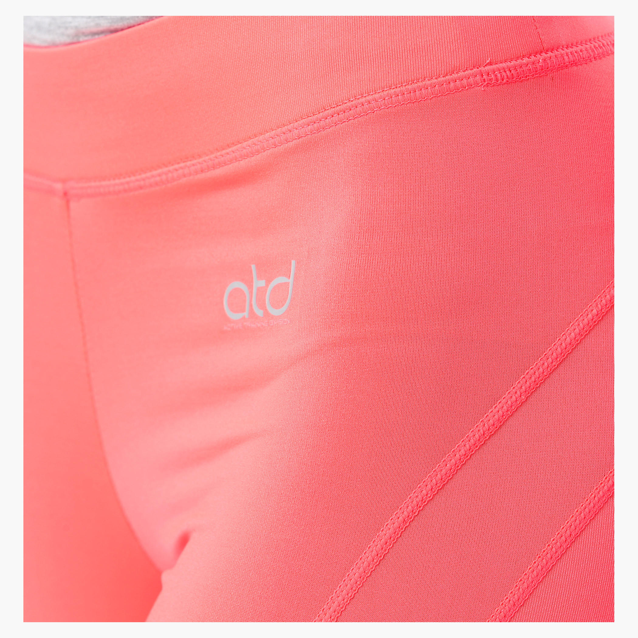 Shorts with Reflective Print in Regular Fit-women-clothing-sportswearandactivewear-bottoms-image-2