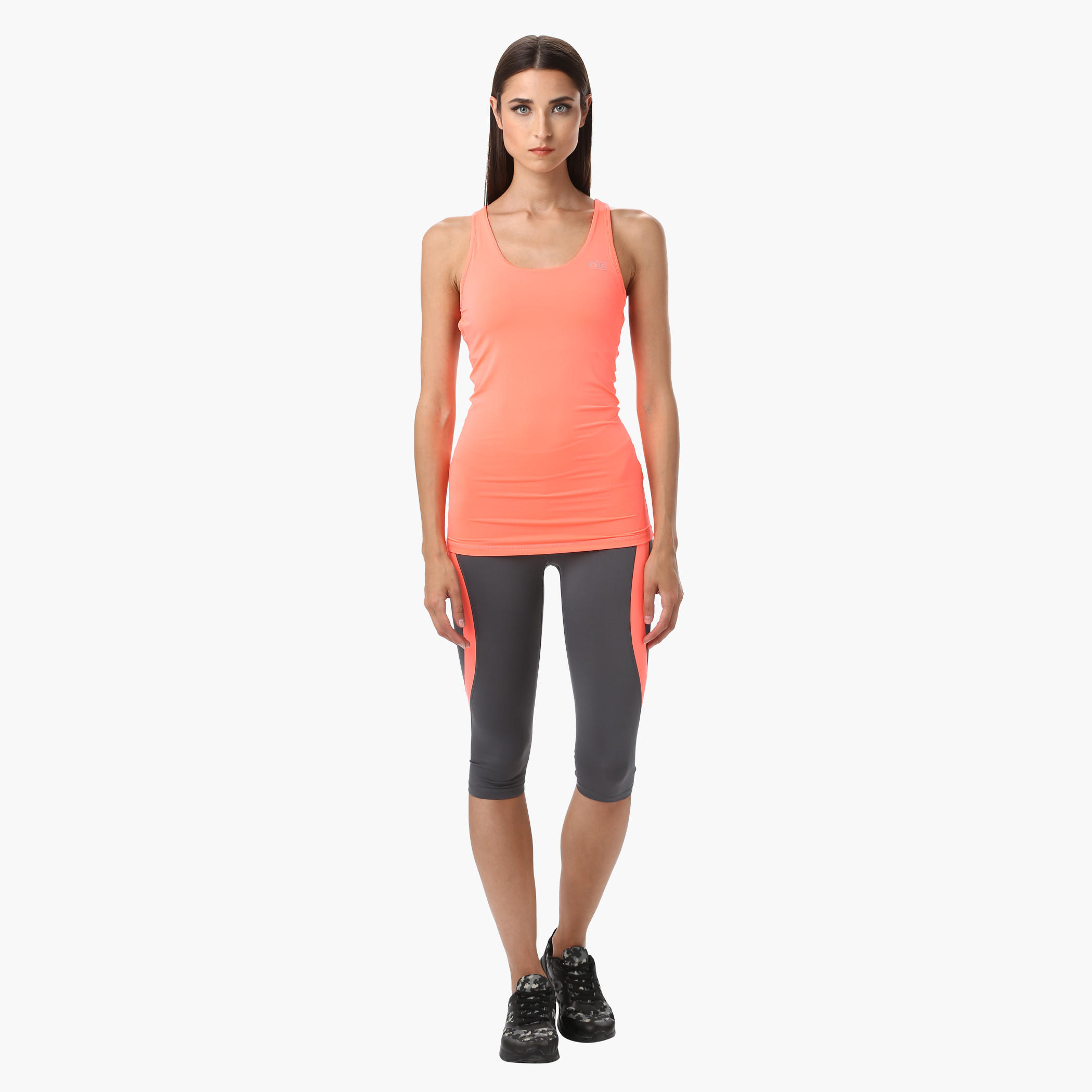 Three Fourth Leggings with Cut and Sew Details in Regular Fit-women-clothing-sportswearandactivewear-bottoms-image-5