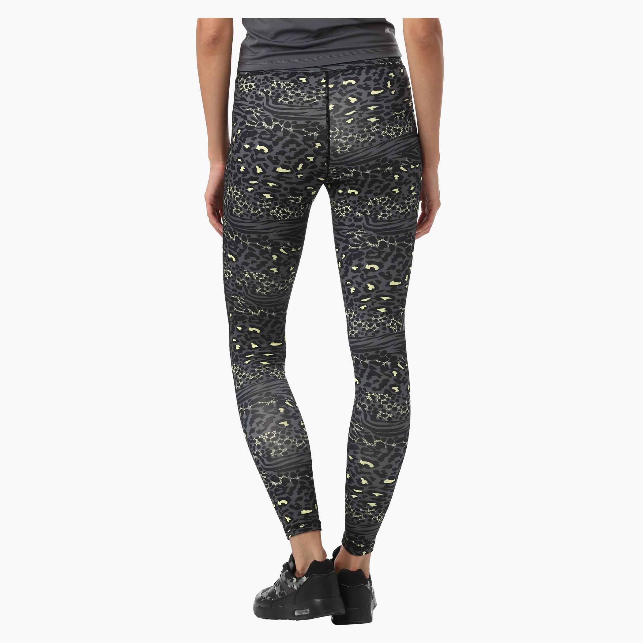 Printed Leggings in Regular Fit-women-clothing-sportswearandactivewear-bottoms-image-4