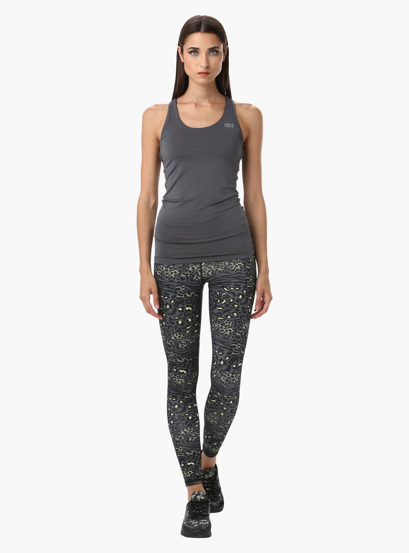Printed Leggings in Regular Fit-women-clothing-sportswearandactivewear-bottoms-image-1