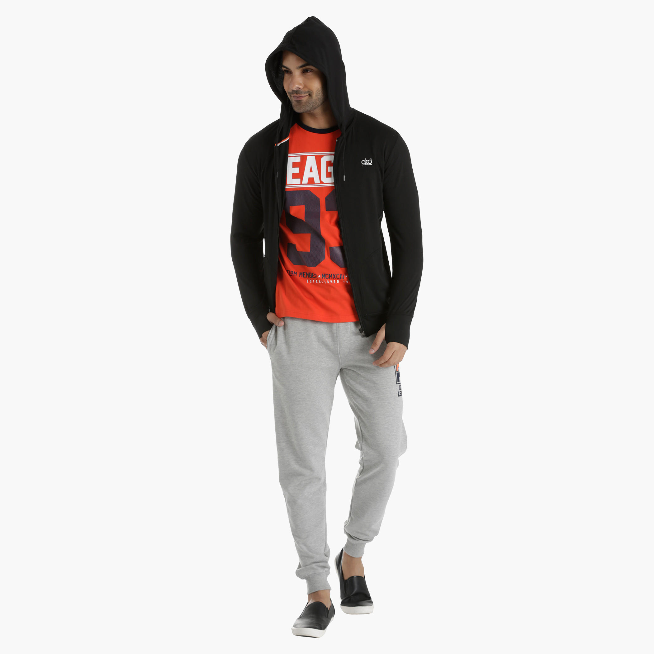 Hooded Sweatshirt in Regular Fit-men-winterwear-hoodiesandsweatshirts-image-5