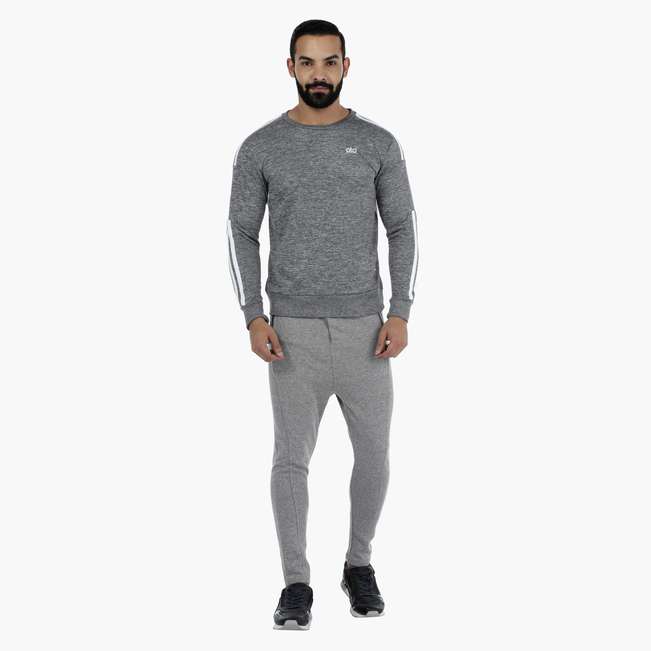 Long Sleeves T-Shirt with Crew Neck-men-winterwear-hoodiesandsweatshirts-image-5