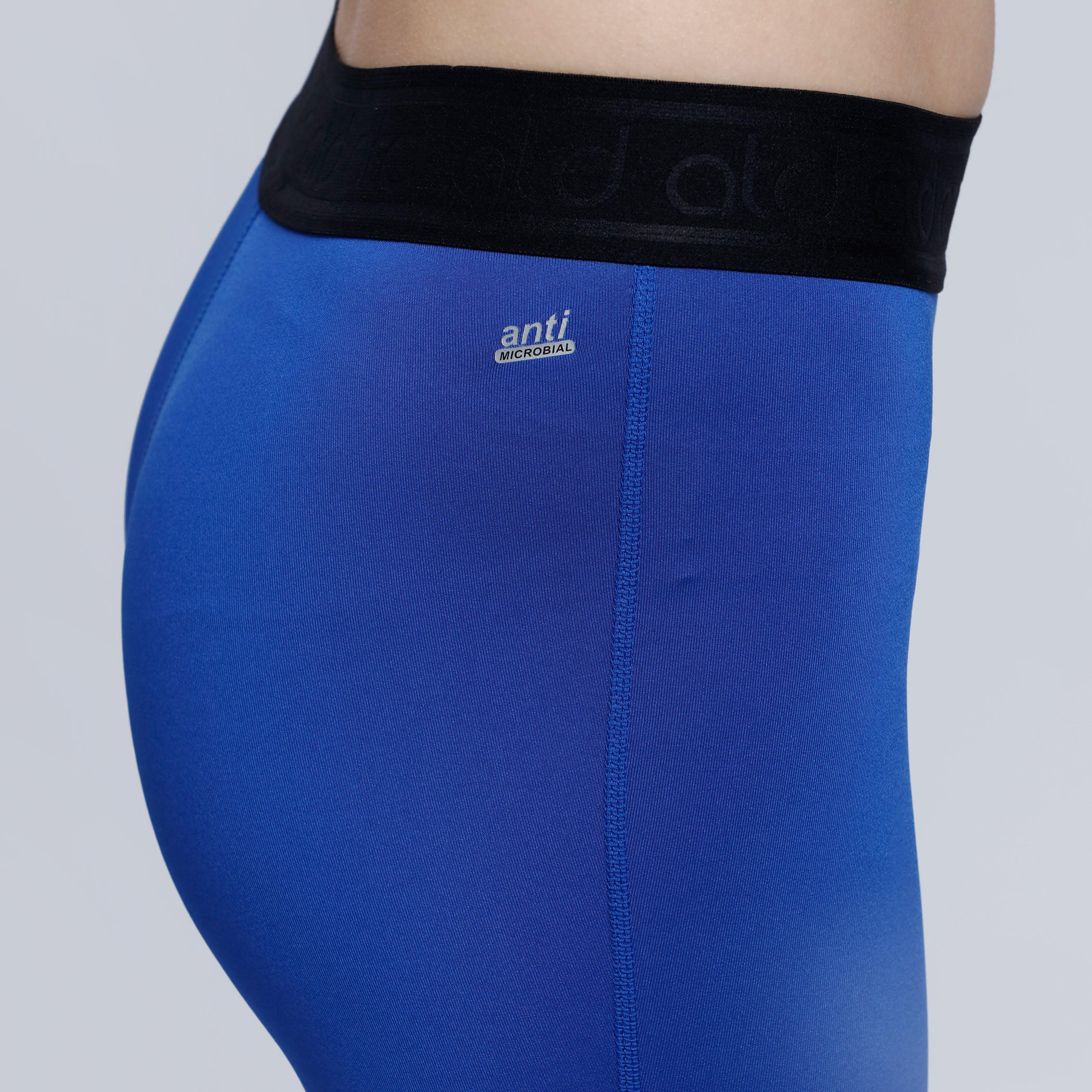 Regenerated 3/4 Length Leggings with Elasticised Waistband-women-clothing-sportswearandactivewear-bottoms-image-4