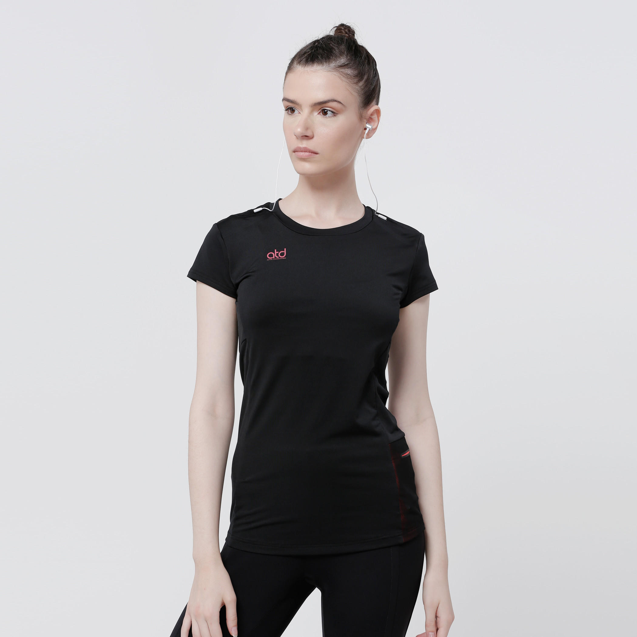 Round Neck T-Shirt with Mesh Pocket and Short Sleeves-women-clothing-sportswearandactivewear-tshirtsandvests-image-1