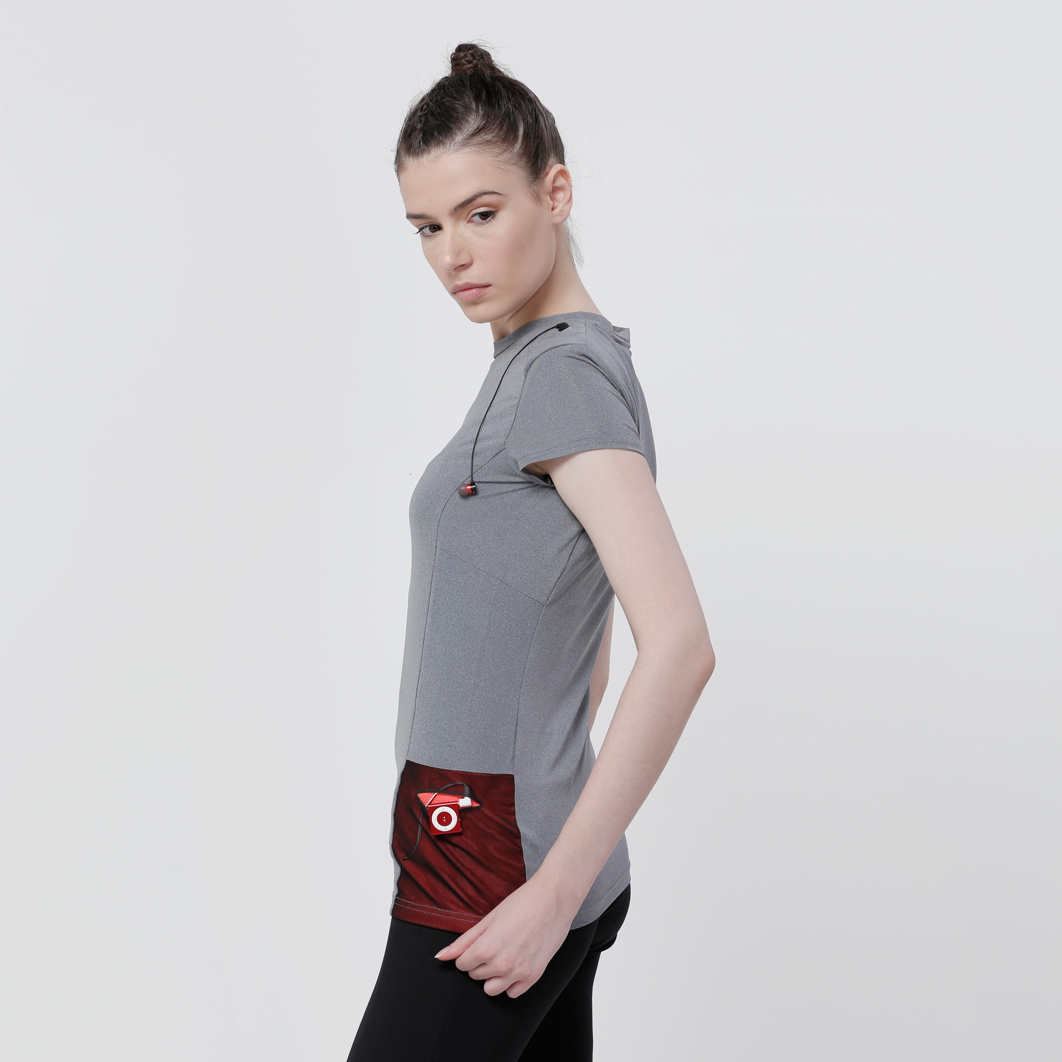 تيشيرت بياقة مستديرة وجيب بتصميم خيوط متشابكة وأكمام قصيرة-women-clothing-sportswearandactivewear-tshirtsandvests-image-8
