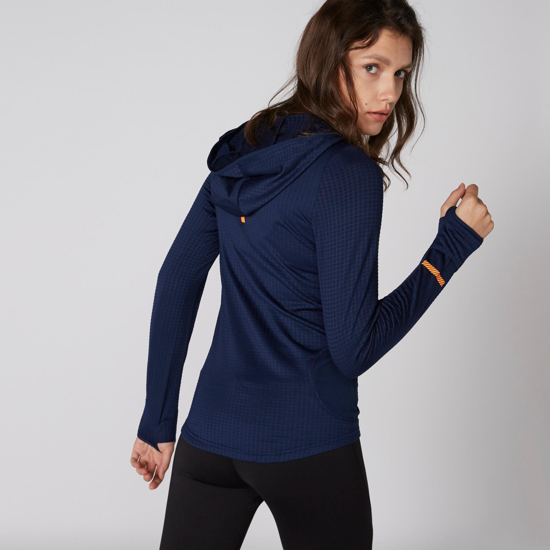 جاكيت بارز الملمس بأكمام طويلة وسحّاب إغلاق-women-clothing-sportswearandactivewear-coatsandjackets-jackets-image-2
